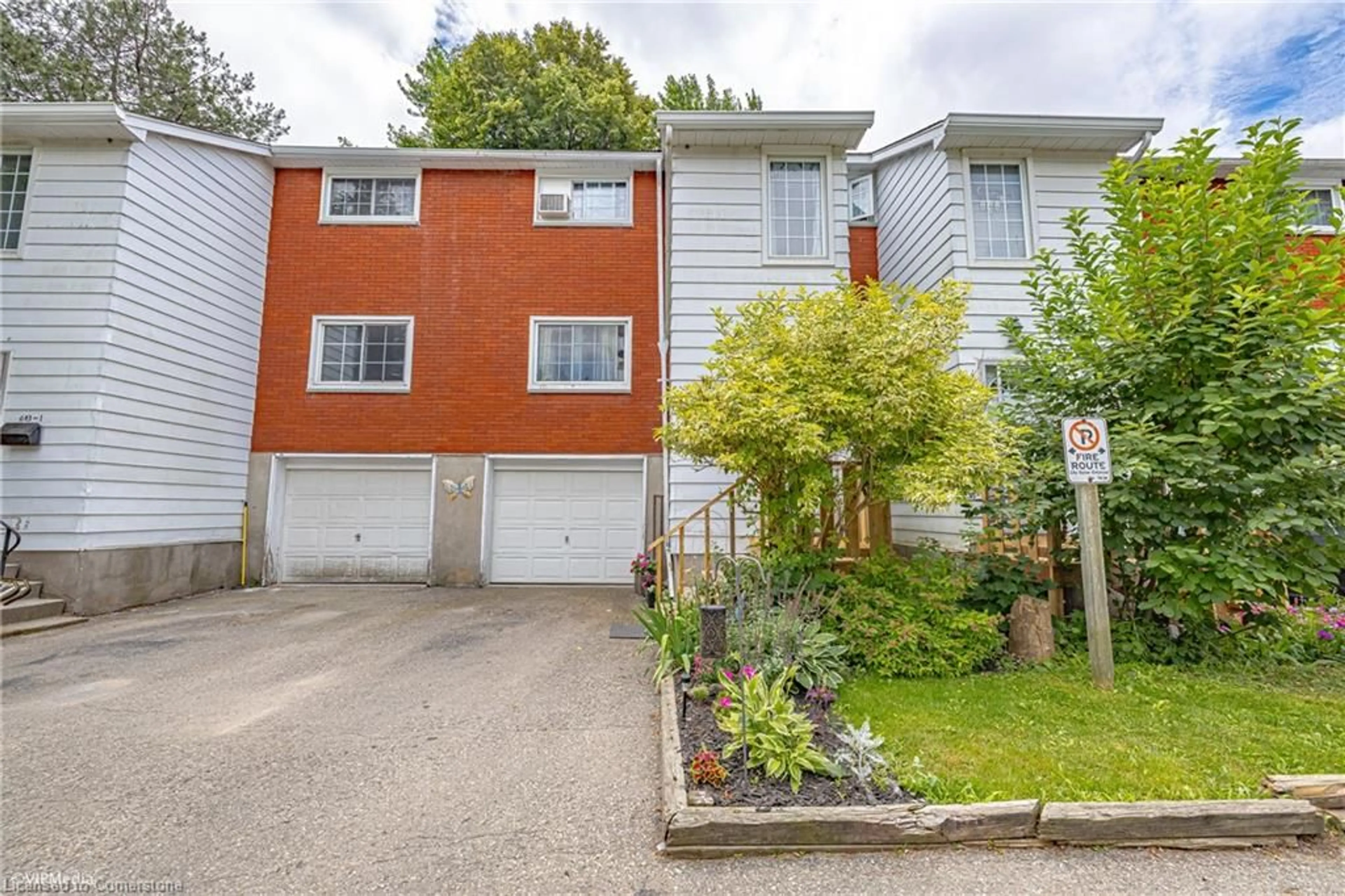 A pic from outside/outdoor area/front of a property/back of a property/a pic from drone, street for 643 Albert St #2, Waterloo Ontario N2L 3V5