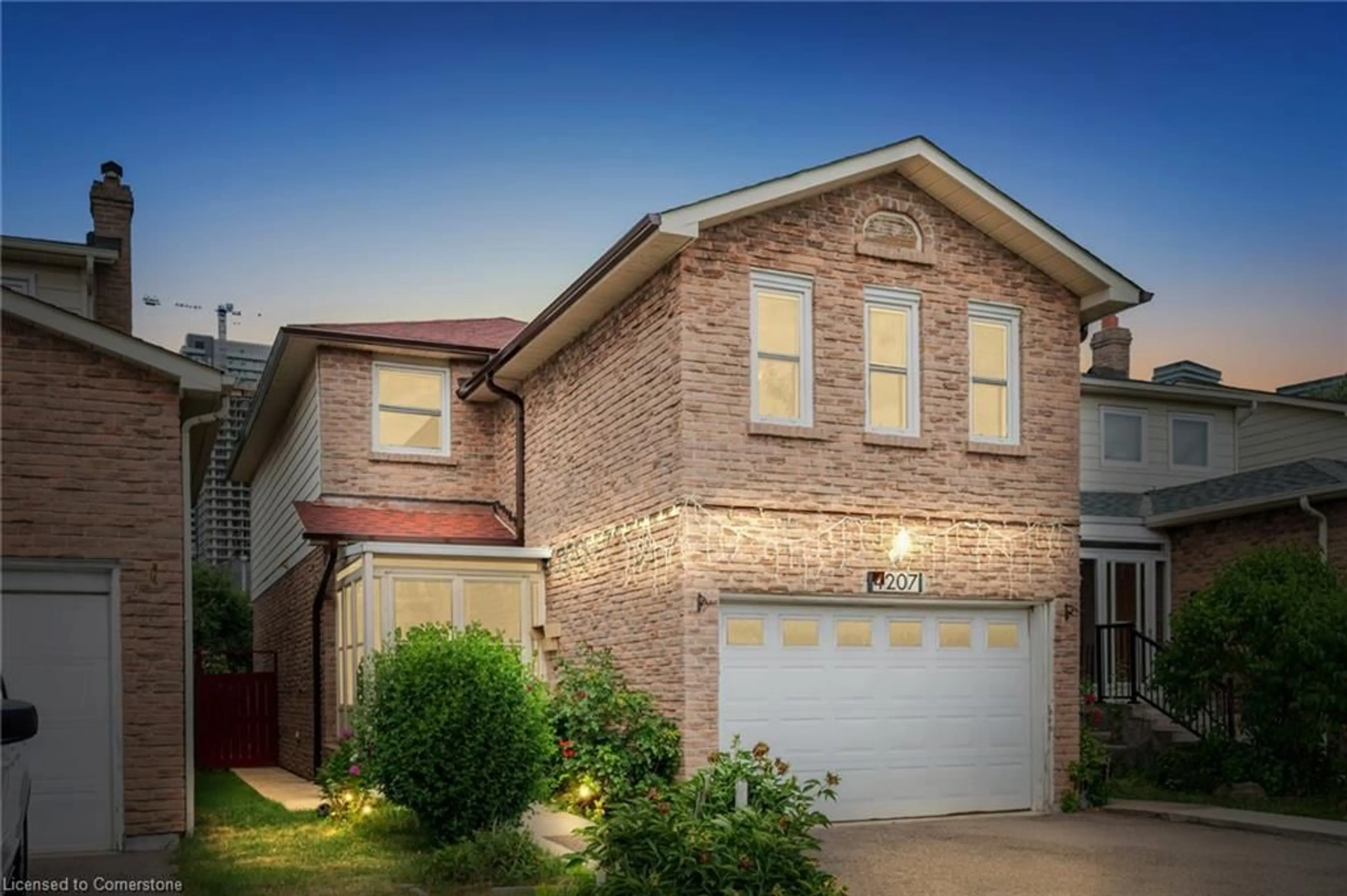 Home with brick exterior material, street for 4207 Elora Dr, Peel Ontario L5B 2Y6