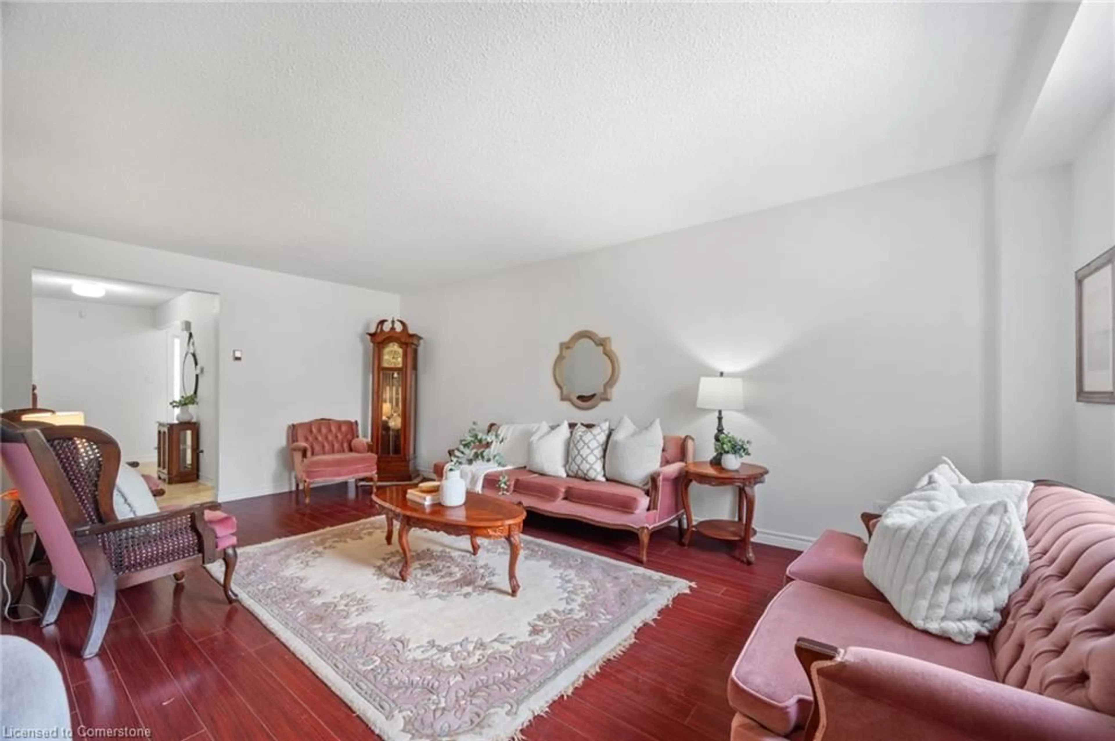Living room with furniture, unknown for 4207 Elora Dr, Peel Ontario L5B 2Y6