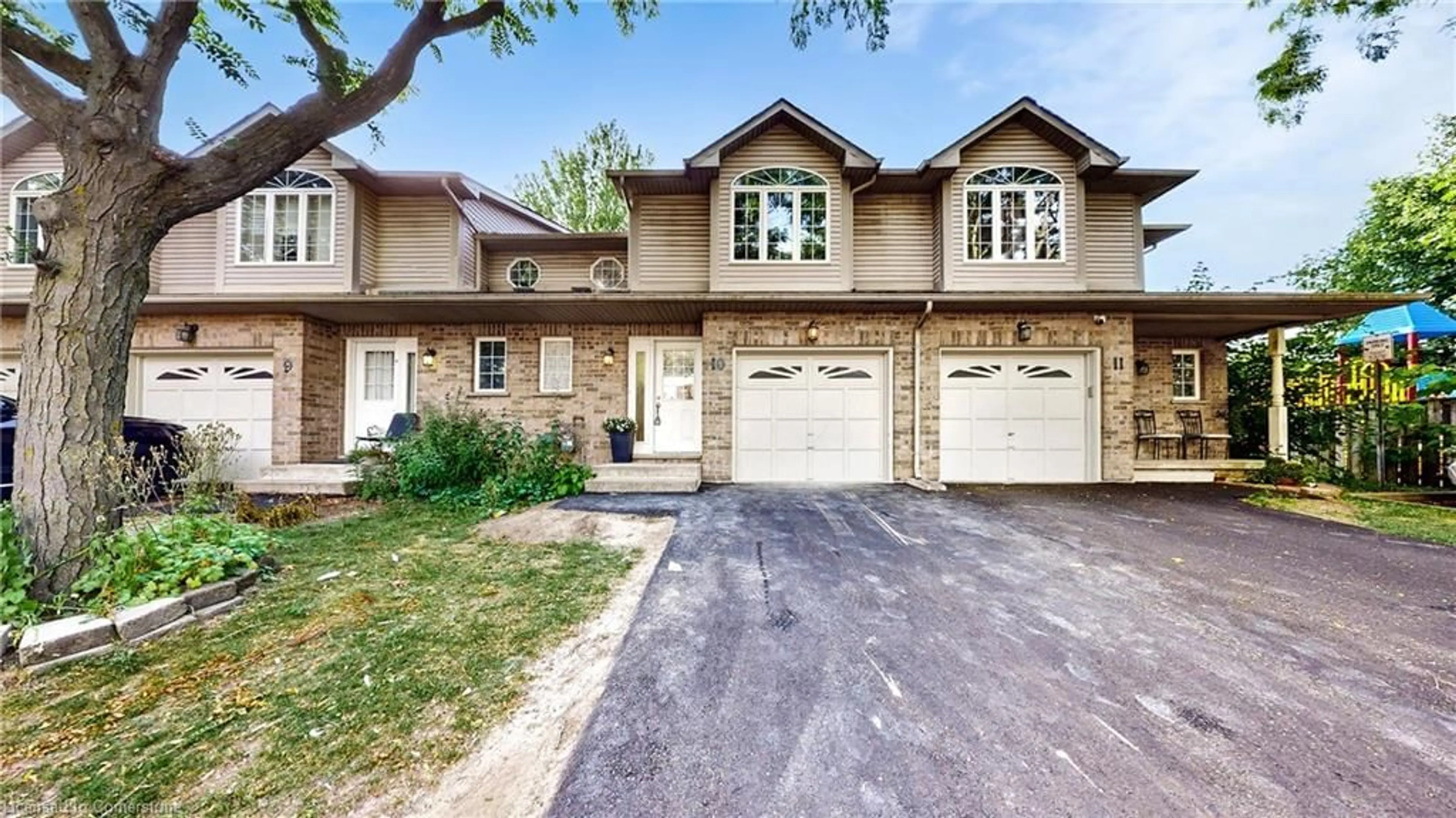 Home with brick exterior material, street for 1335 Guelph Rd #10, Burlington Ontario L7P 2T2
