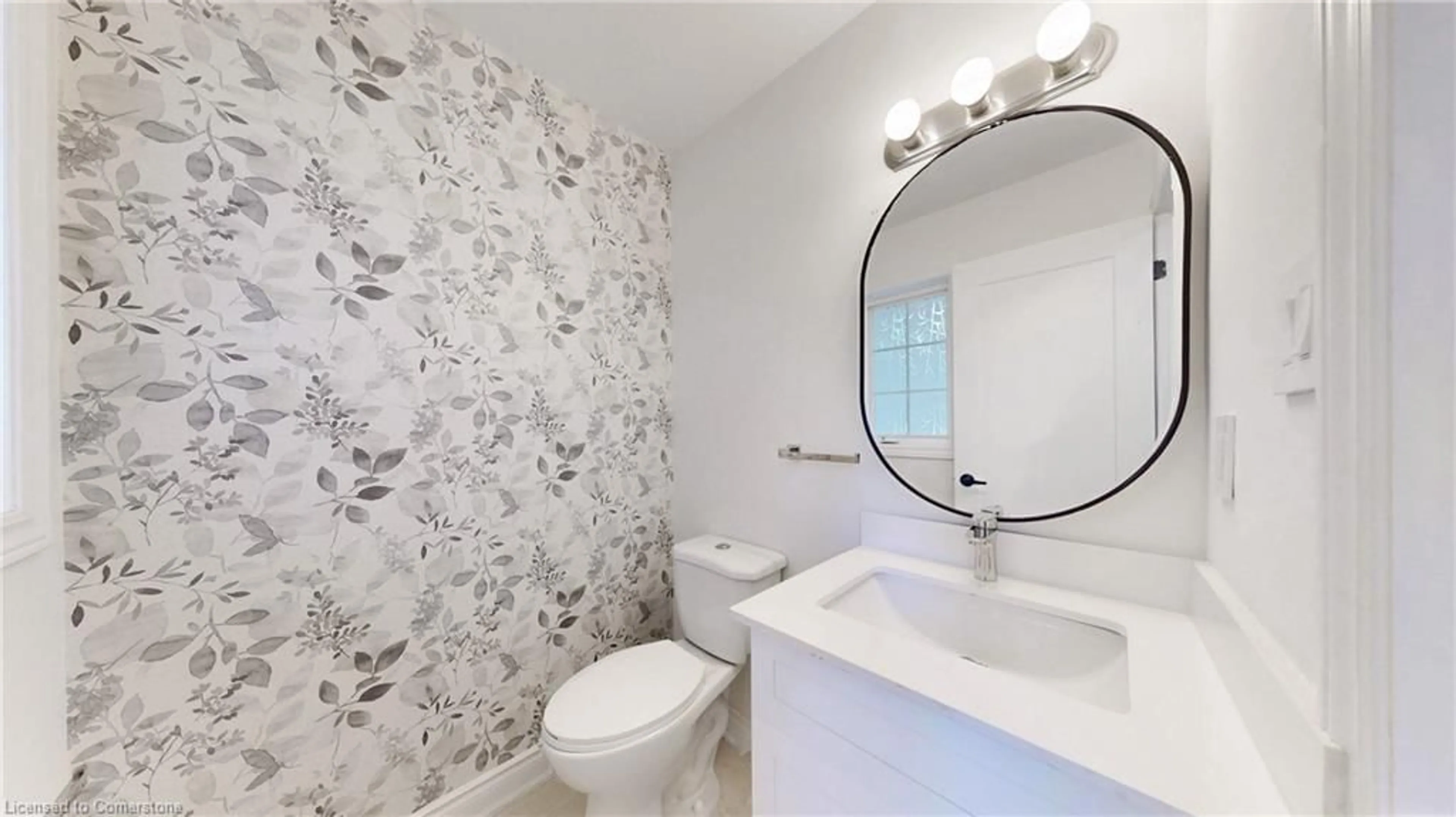 Standard bathroom, ceramic/tile floor for 1335 Guelph Rd #10, Burlington Ontario L7P 2T2