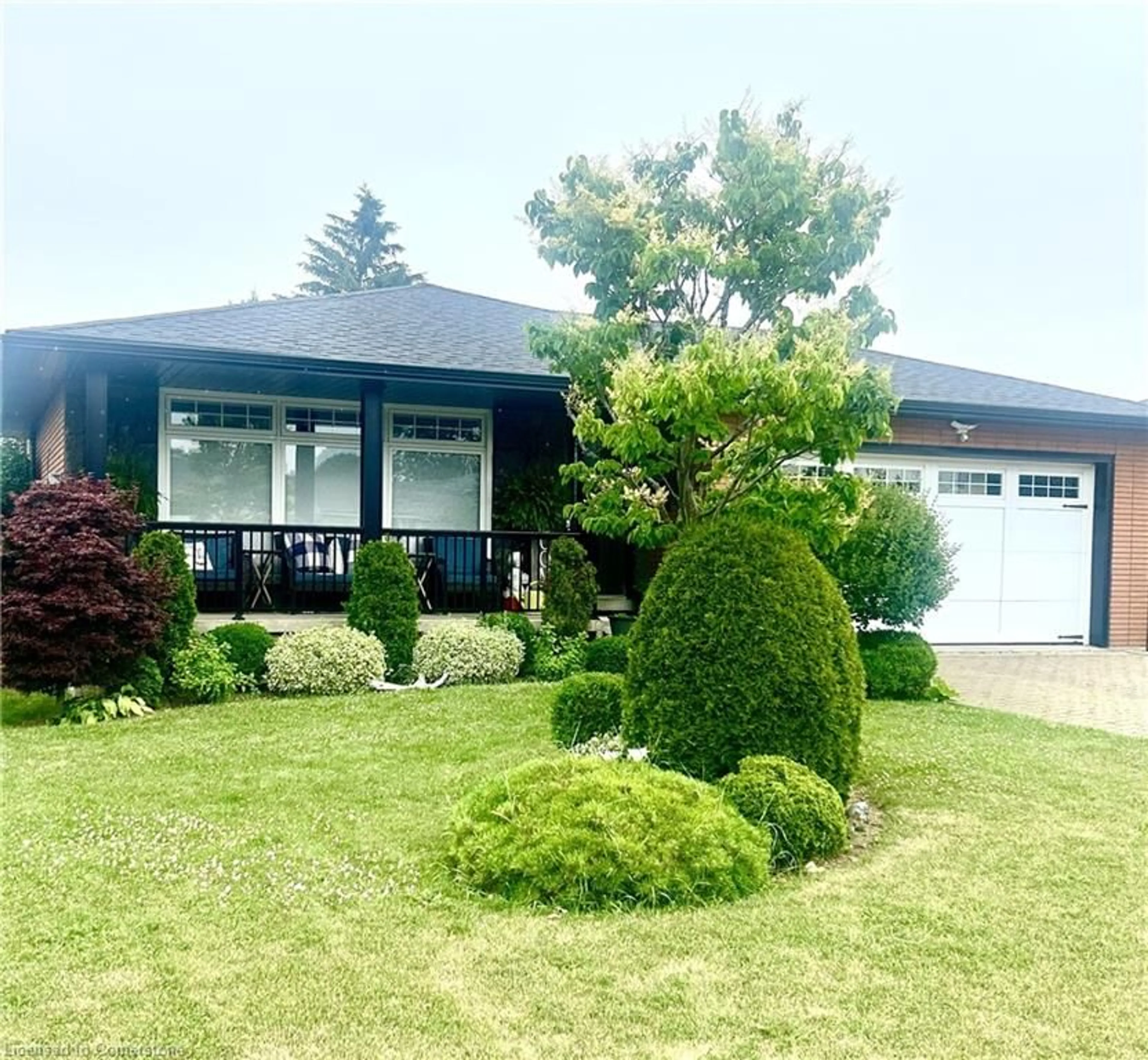 A pic from outside/outdoor area/front of a property/back of a property/a pic from drone, street for 46 Windrush Cres, Hamilton Ontario L8V 2K8