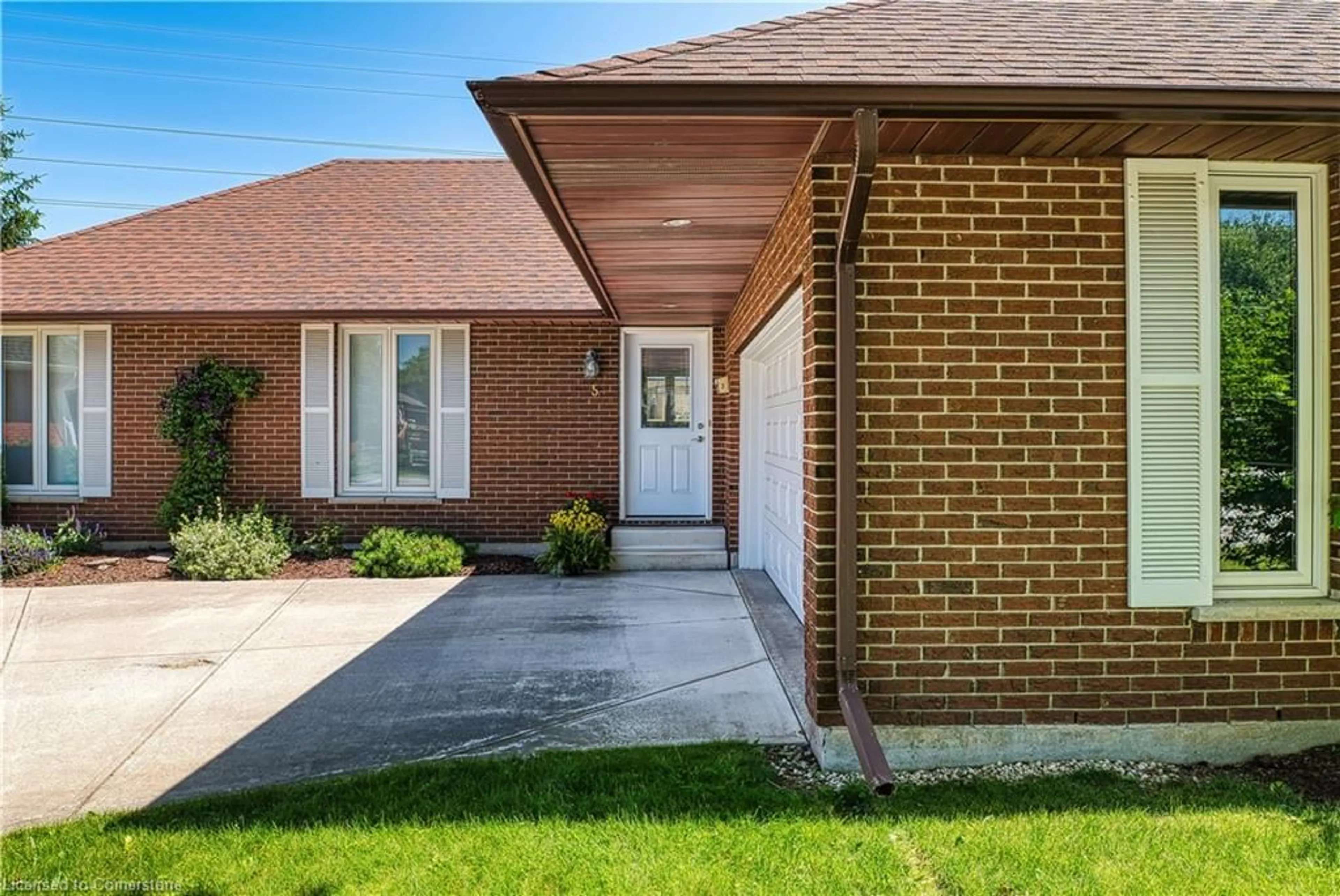 Home with brick exterior material, street for 5 Windham Crt, Listowel Ontario N4W 3M3