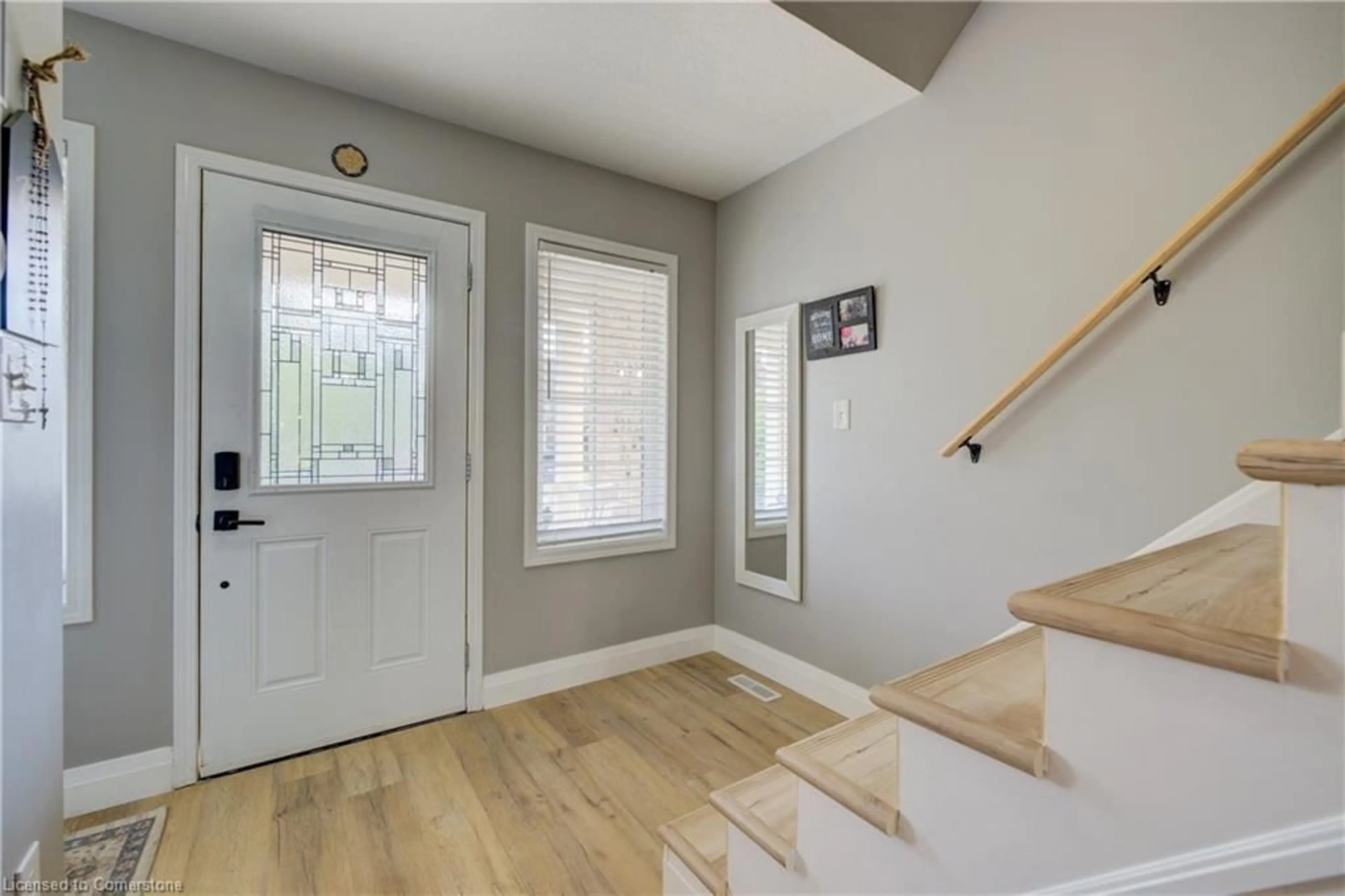 Indoor entryway for 187 Chase Cres, Cambridge Ontario N3C 1A6