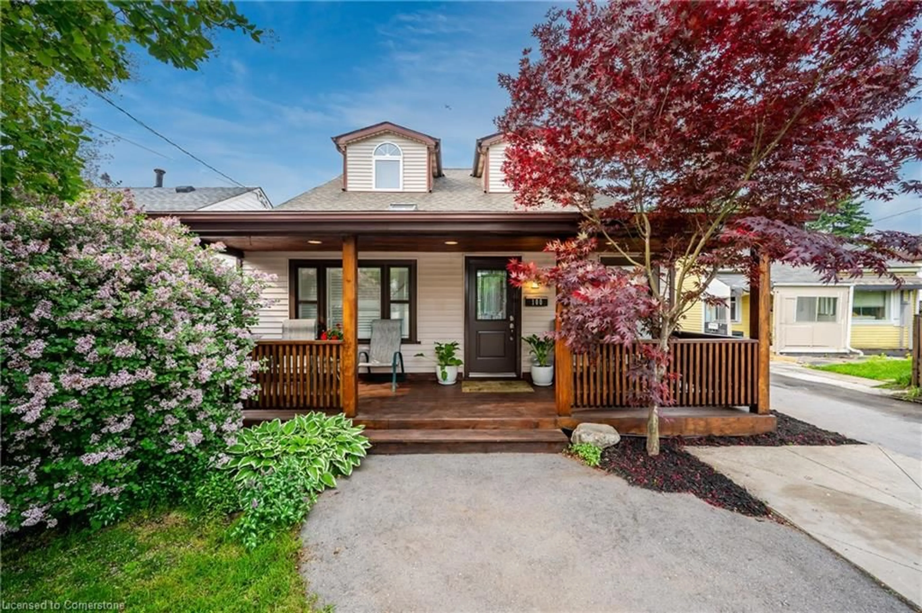 Home with brick exterior material, street for 100 Munn St, Hamilton Ontario L8V 1K3