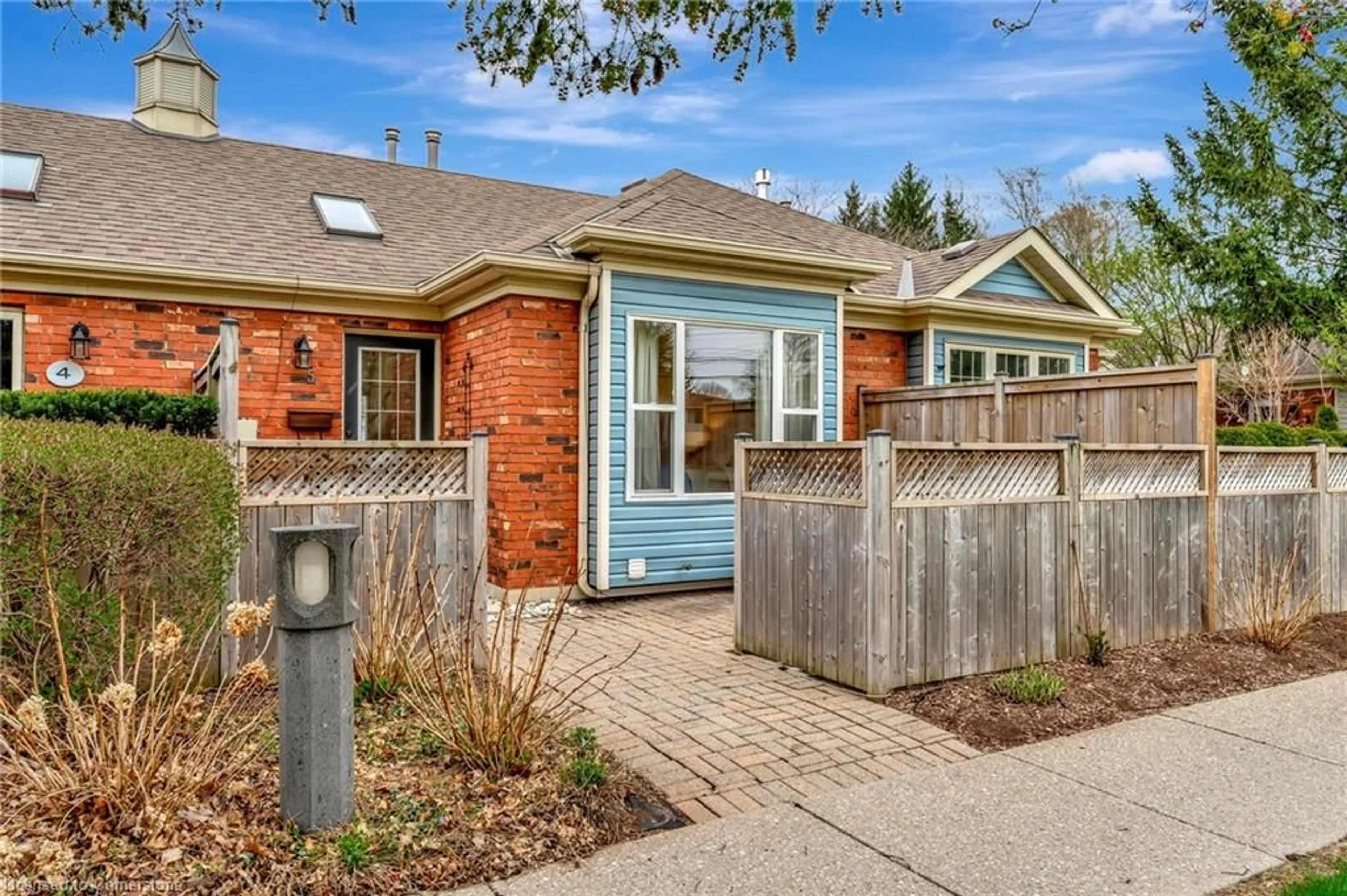 Home with brick exterior material, street for 175 Fiddlers Green Rd #5, Ancaster Ontario L9G 4X7