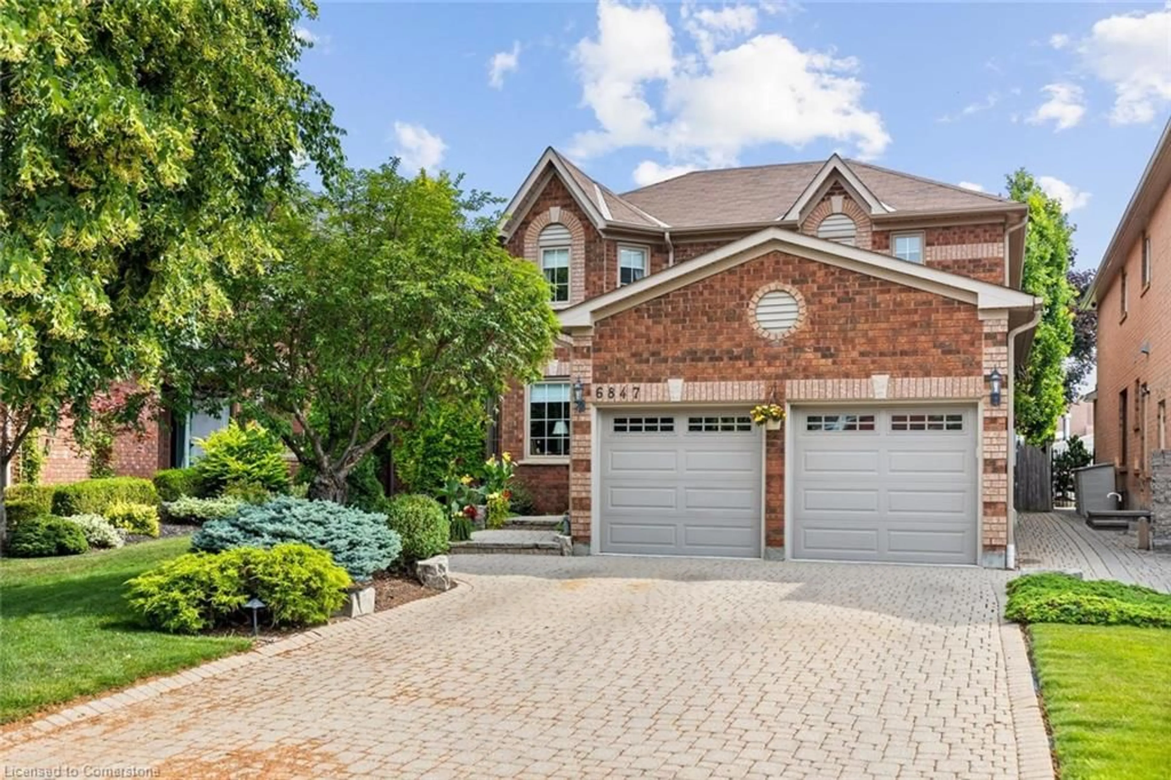 Home with brick exterior material, street for 6847 Summer Heights Dr, Mississauga Ontario L5N 7E7