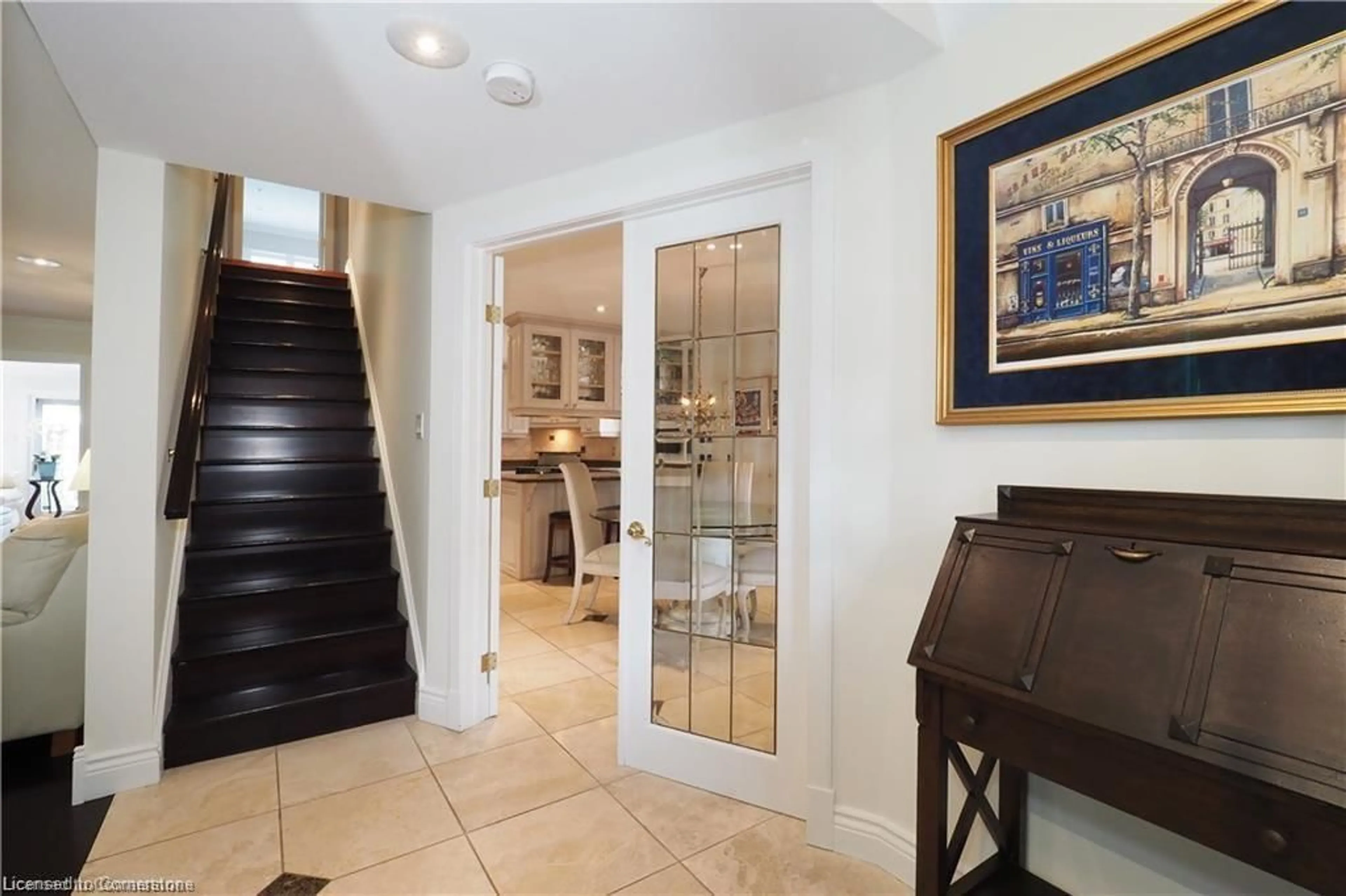 Indoor entryway for 718 Rockway Dr, Kitchener Ontario N2G 3B4