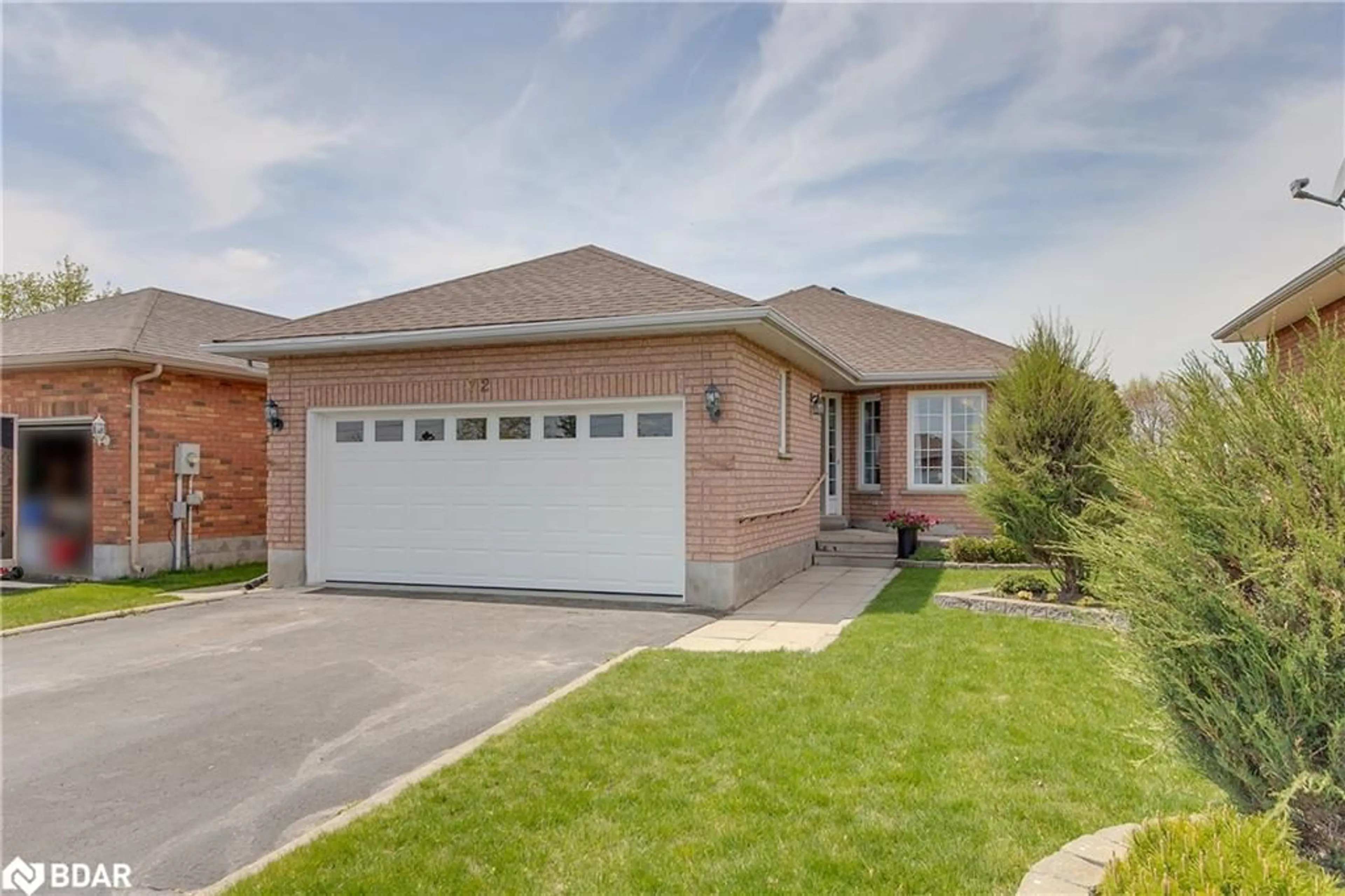 Home with brick exterior material, street for 72 Buchanan St, Barrie Ontario L4M 6B7