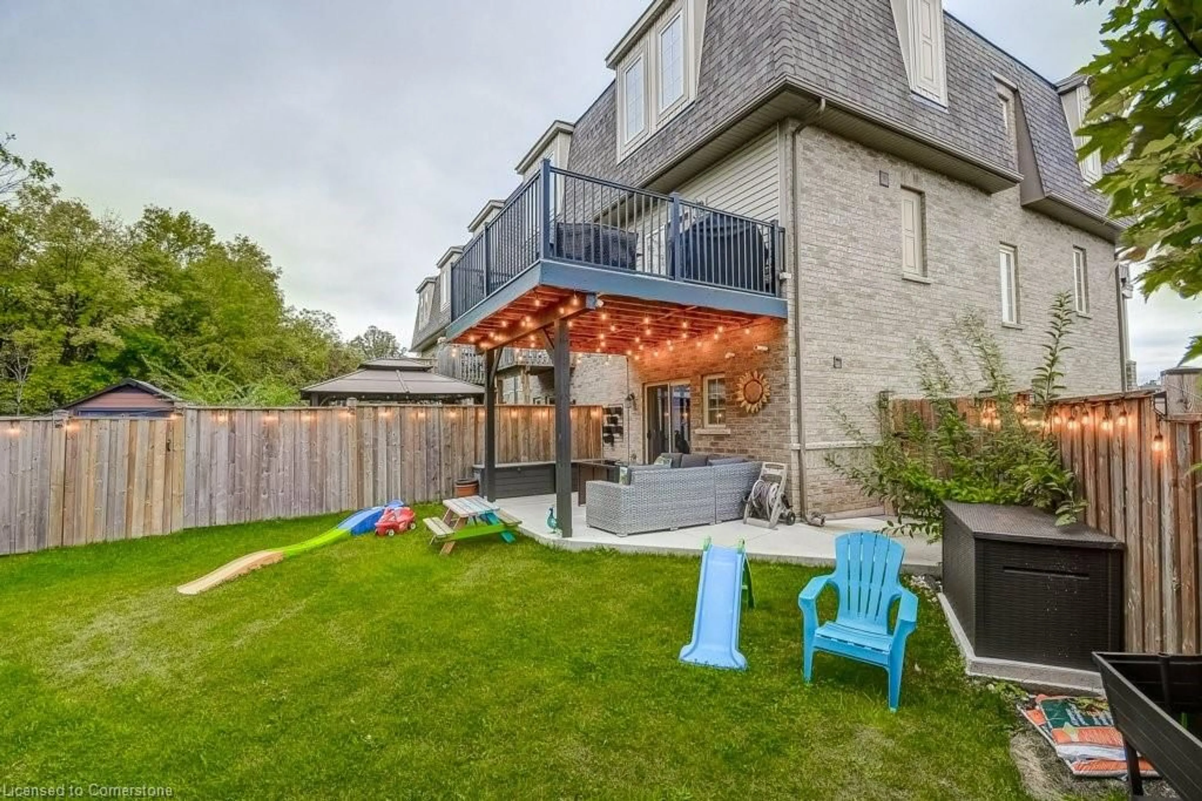 Patio, unknown for 62 Westbank Trail, Stoney Creek Ontario L8J 0H5