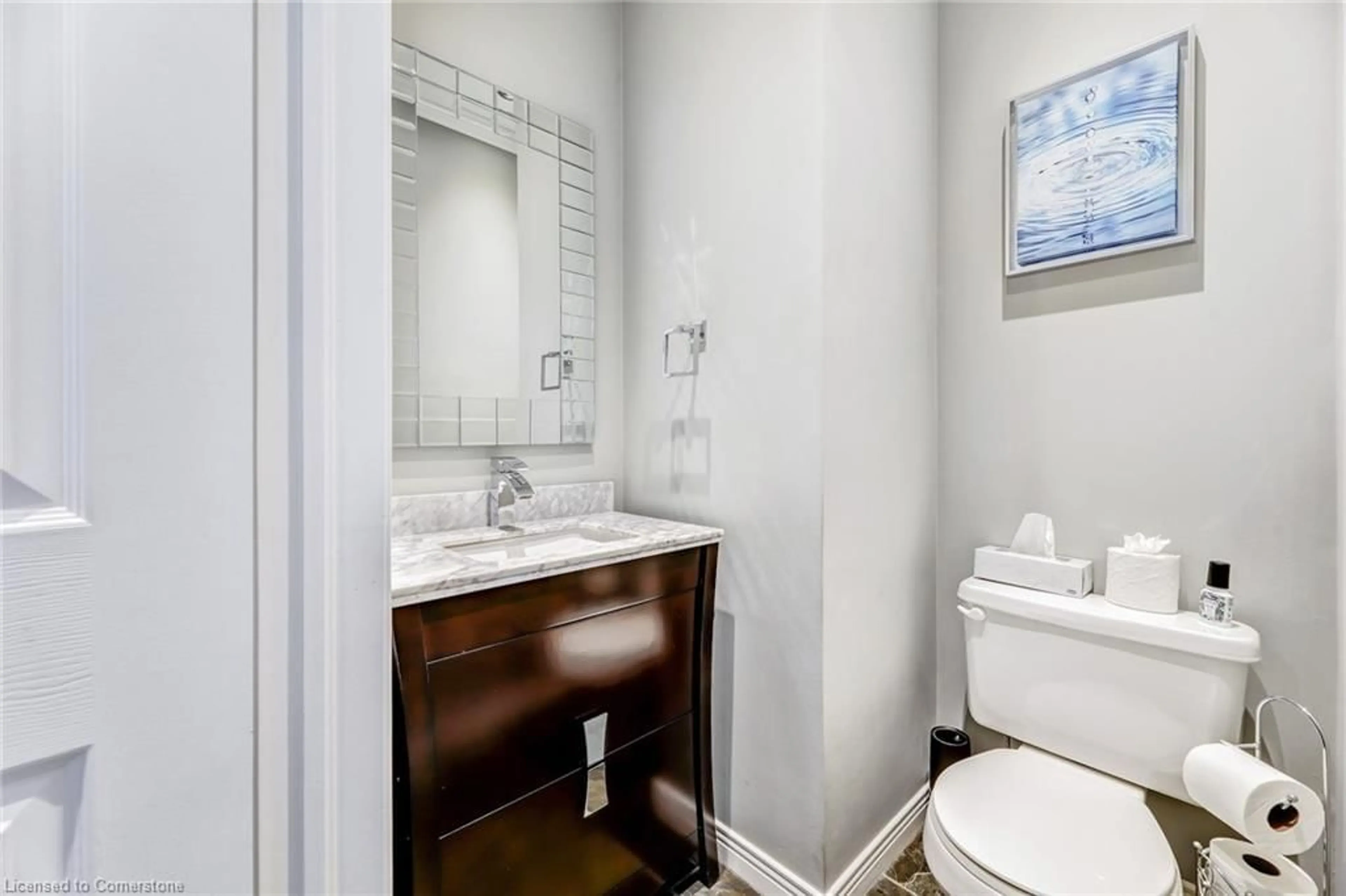 Standard bathroom, ceramic/tile floor for 24 Simpson Ave, Hamilton Ontario L0R 1P0