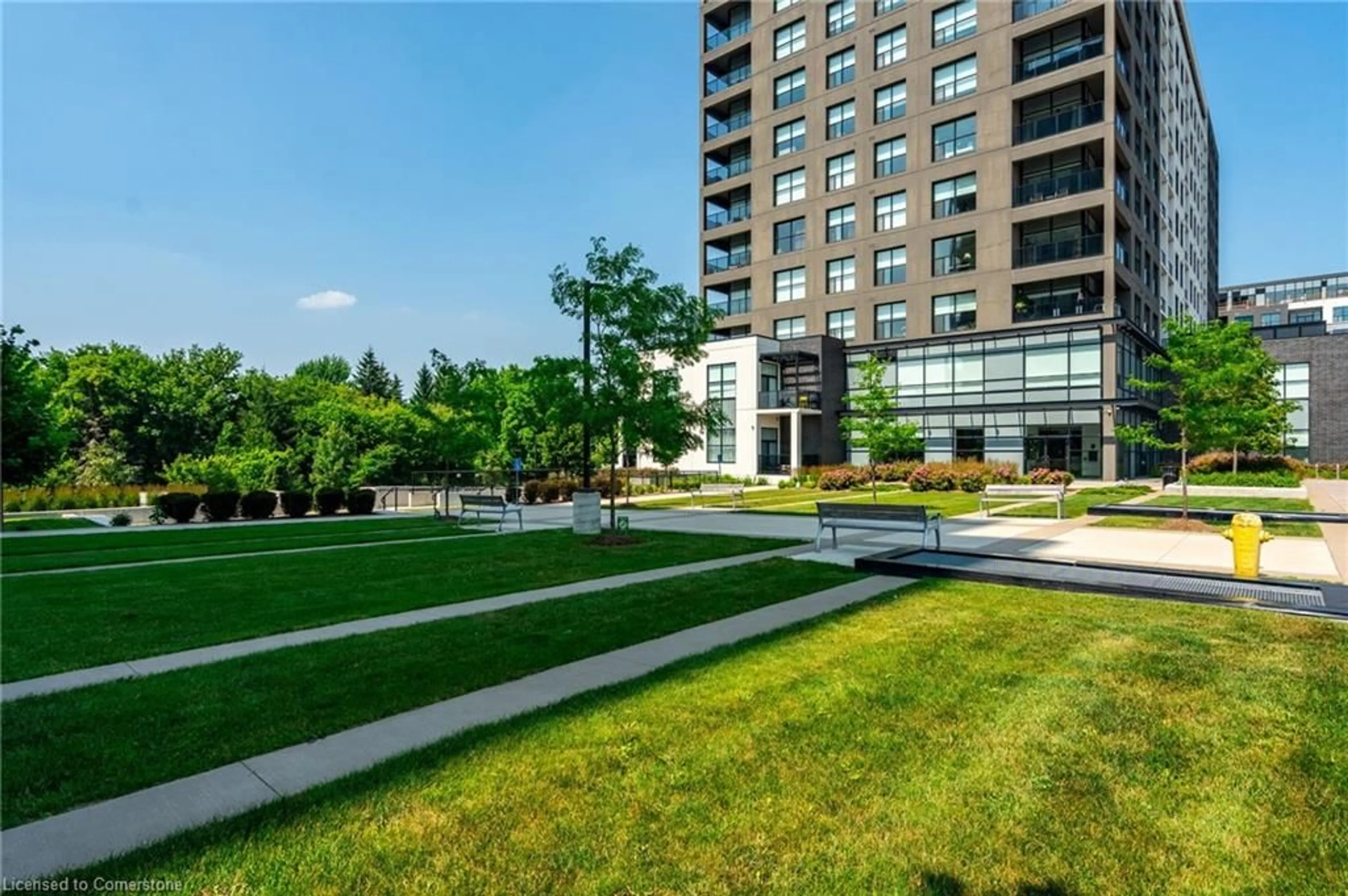 Patio, building for 1878 Gordon St #814, Guelph Ontario N1L 0P4