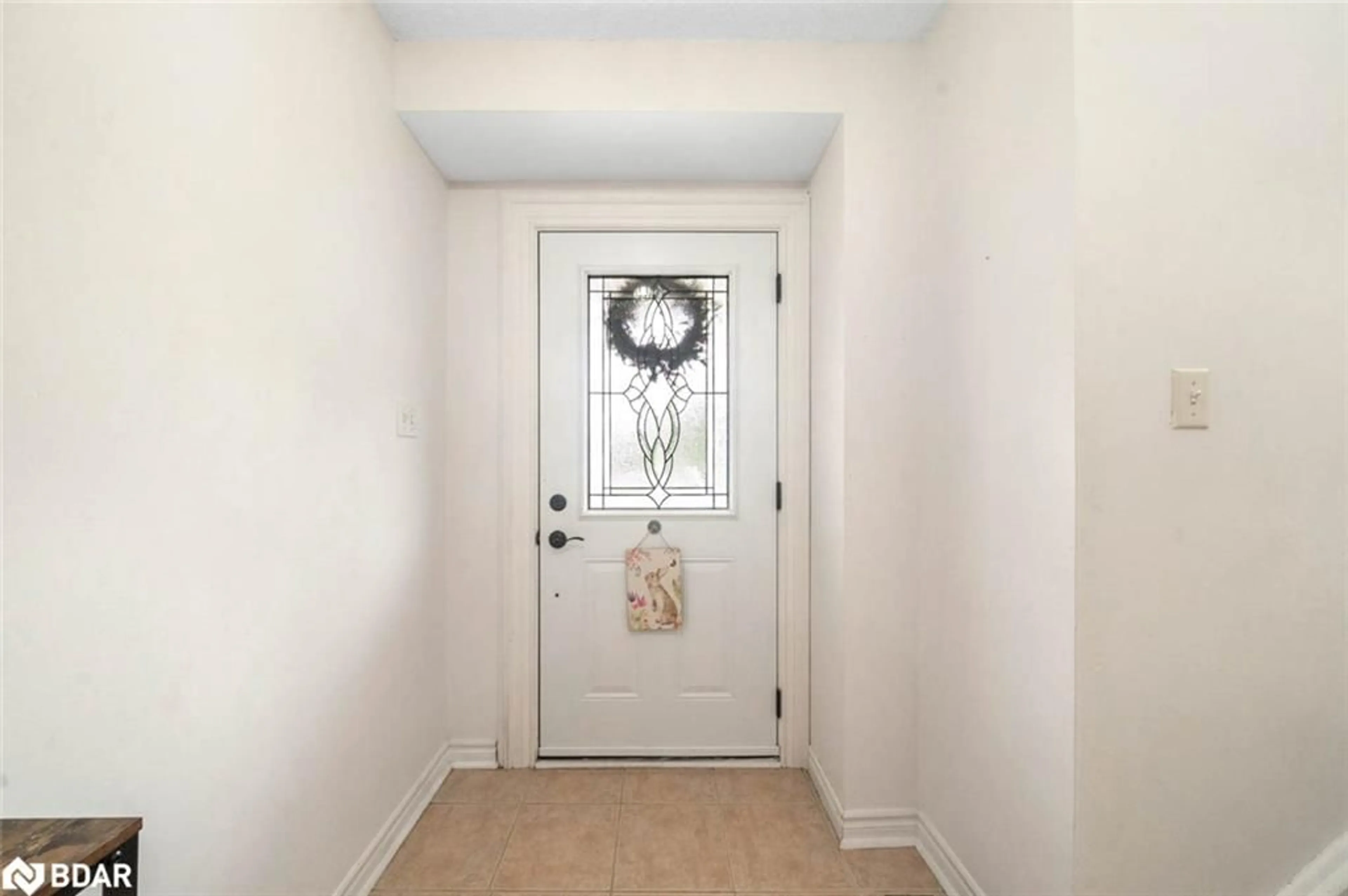 Indoor entryway for 84 Gore Dr, Barrie Ontario L4N 0A9