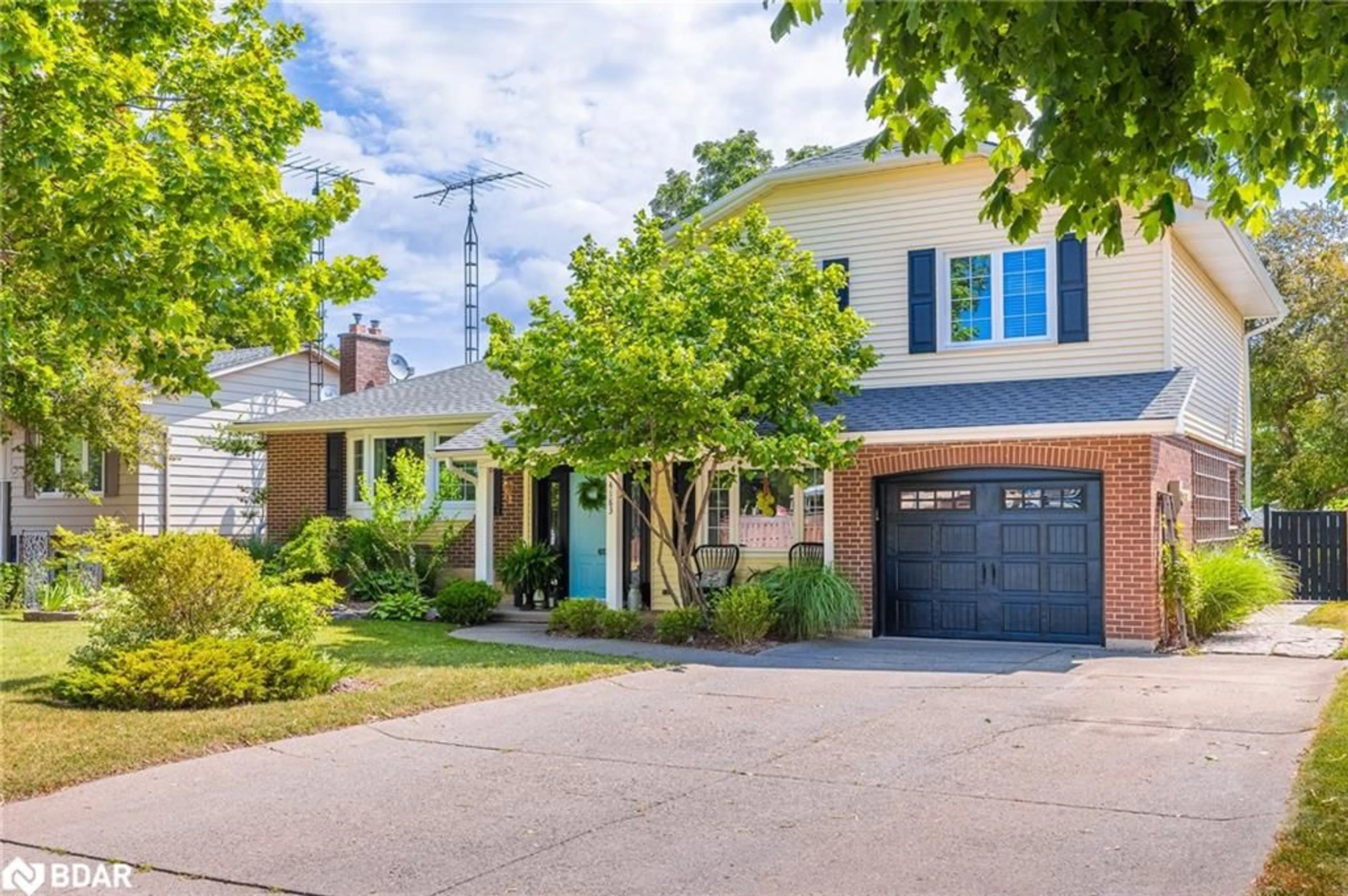 Home with brick exterior material, street for 4183 Eastdale Dr, Beamsville Ontario L3J 0N4