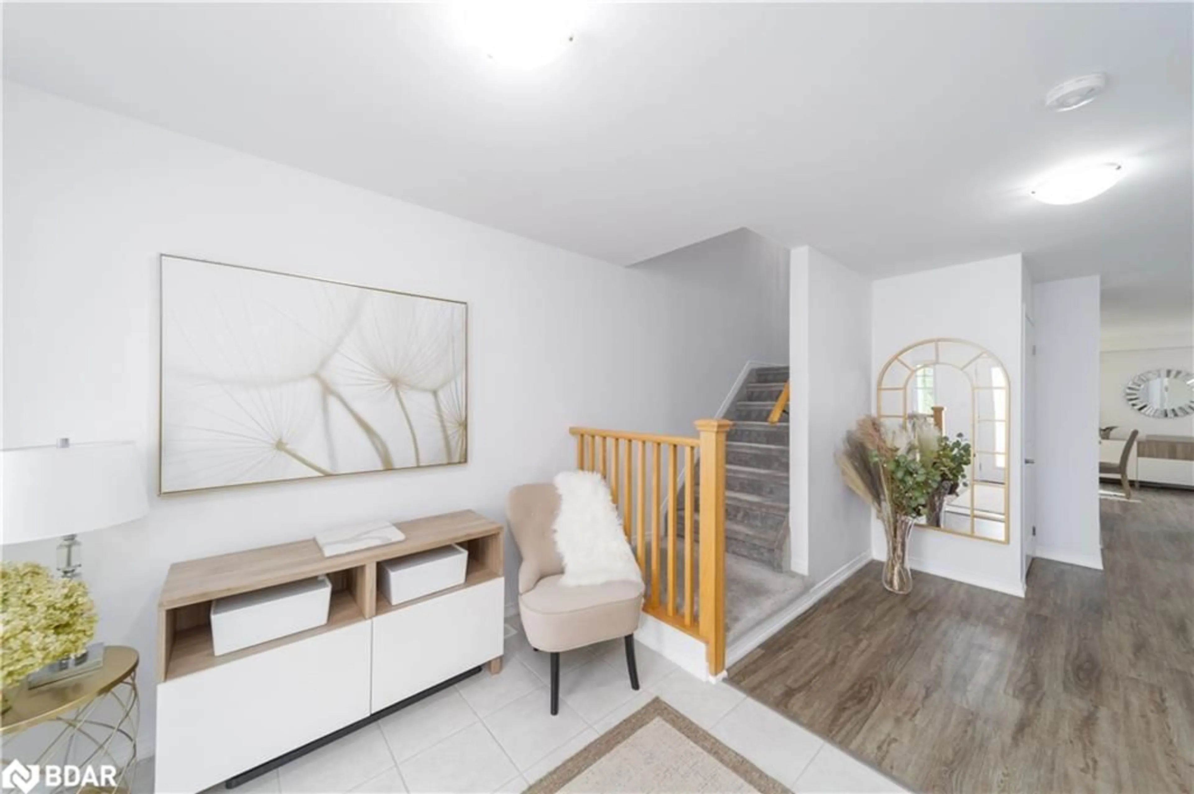 Indoor entryway for 76 Mabern Street, Barrie Ontario L9J 0J2