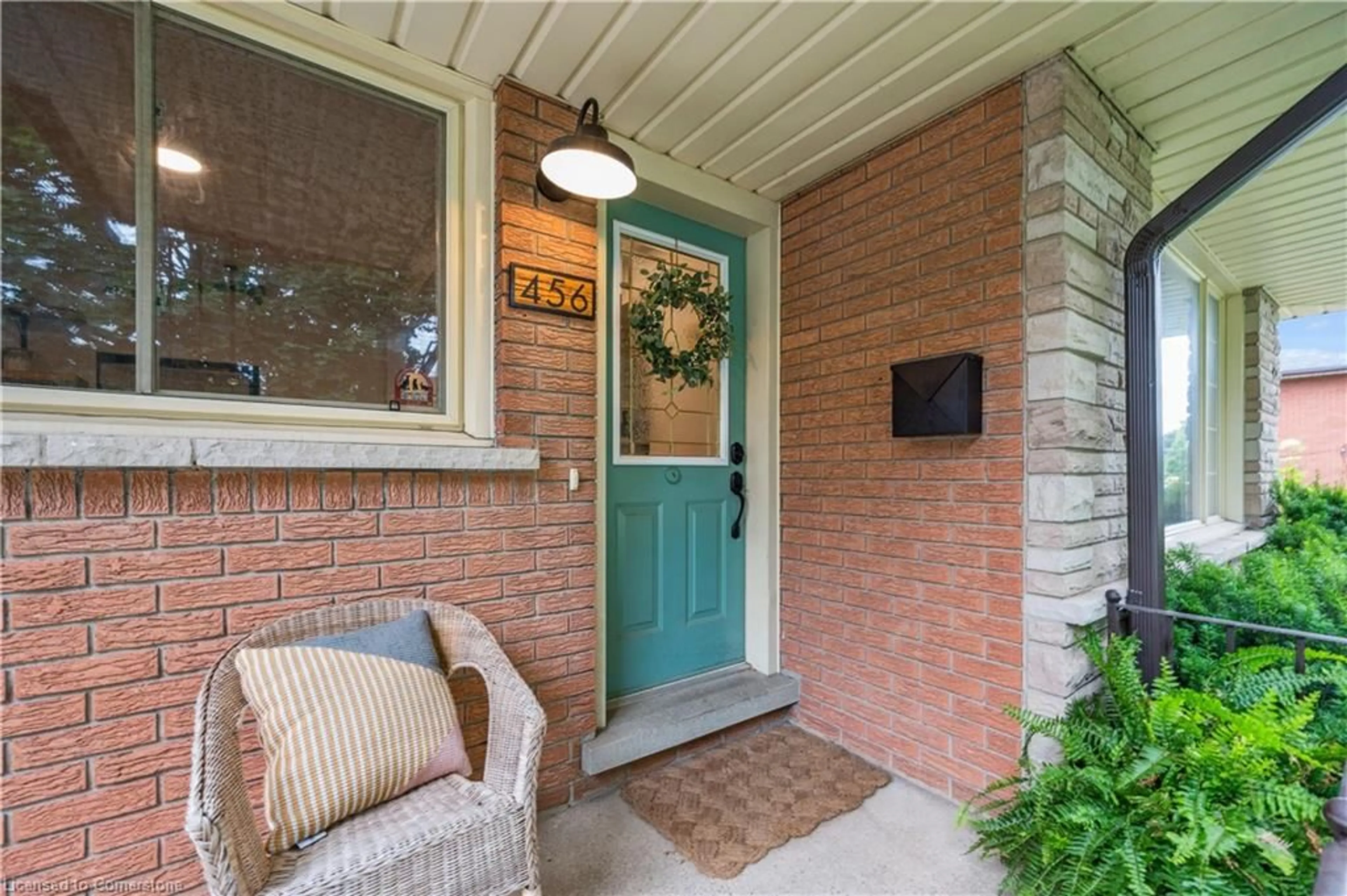 Indoor entryway for 456 Speedvale Ave, Guelph Ontario N1E 1P1