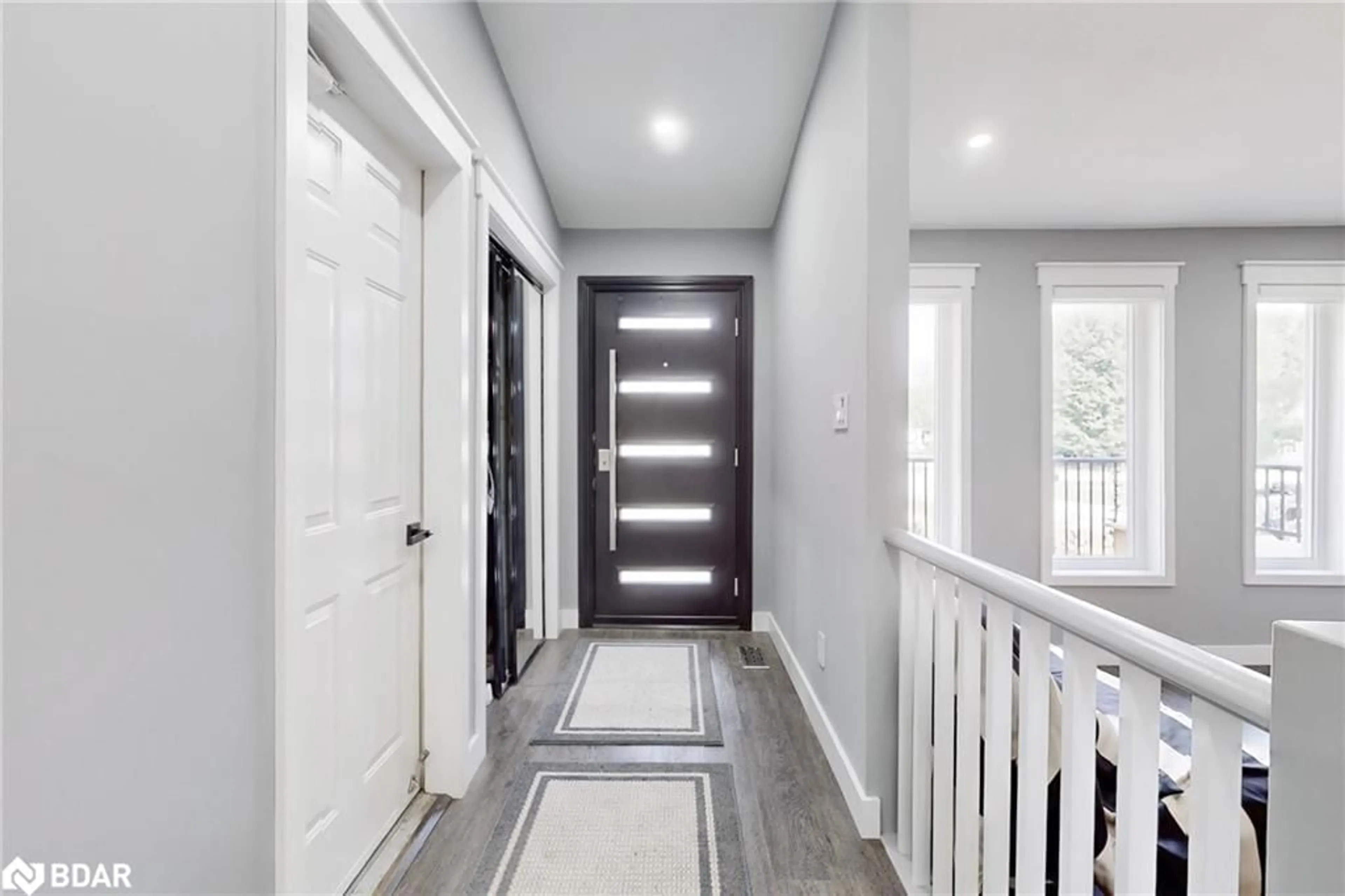 Indoor entryway for 52 Riverside Drive, Georgina Ontario L0E 1N0