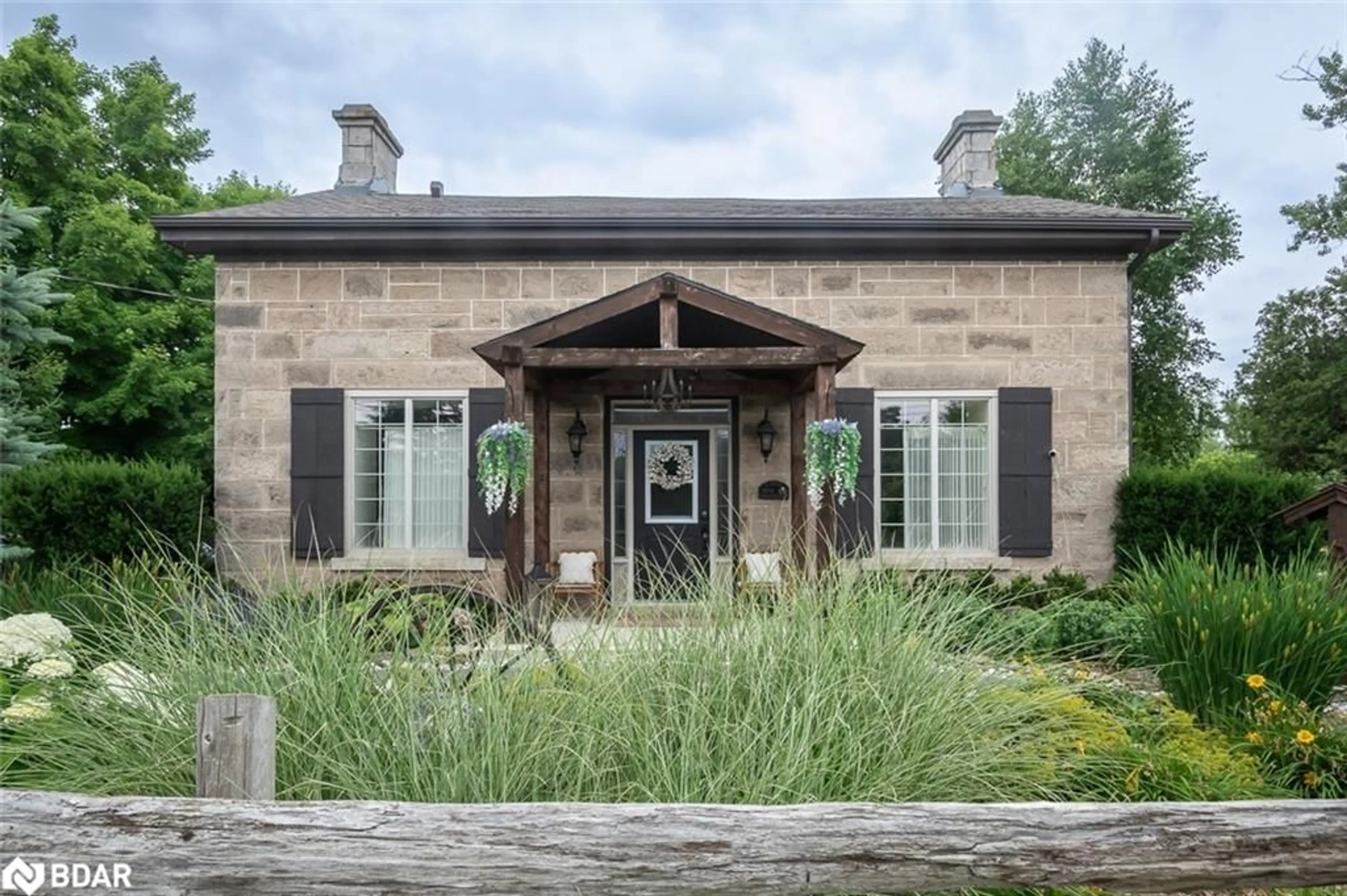 Home with brick exterior material, unknown for 10761 Guelph Line, Milton Ontario L0P 1B0