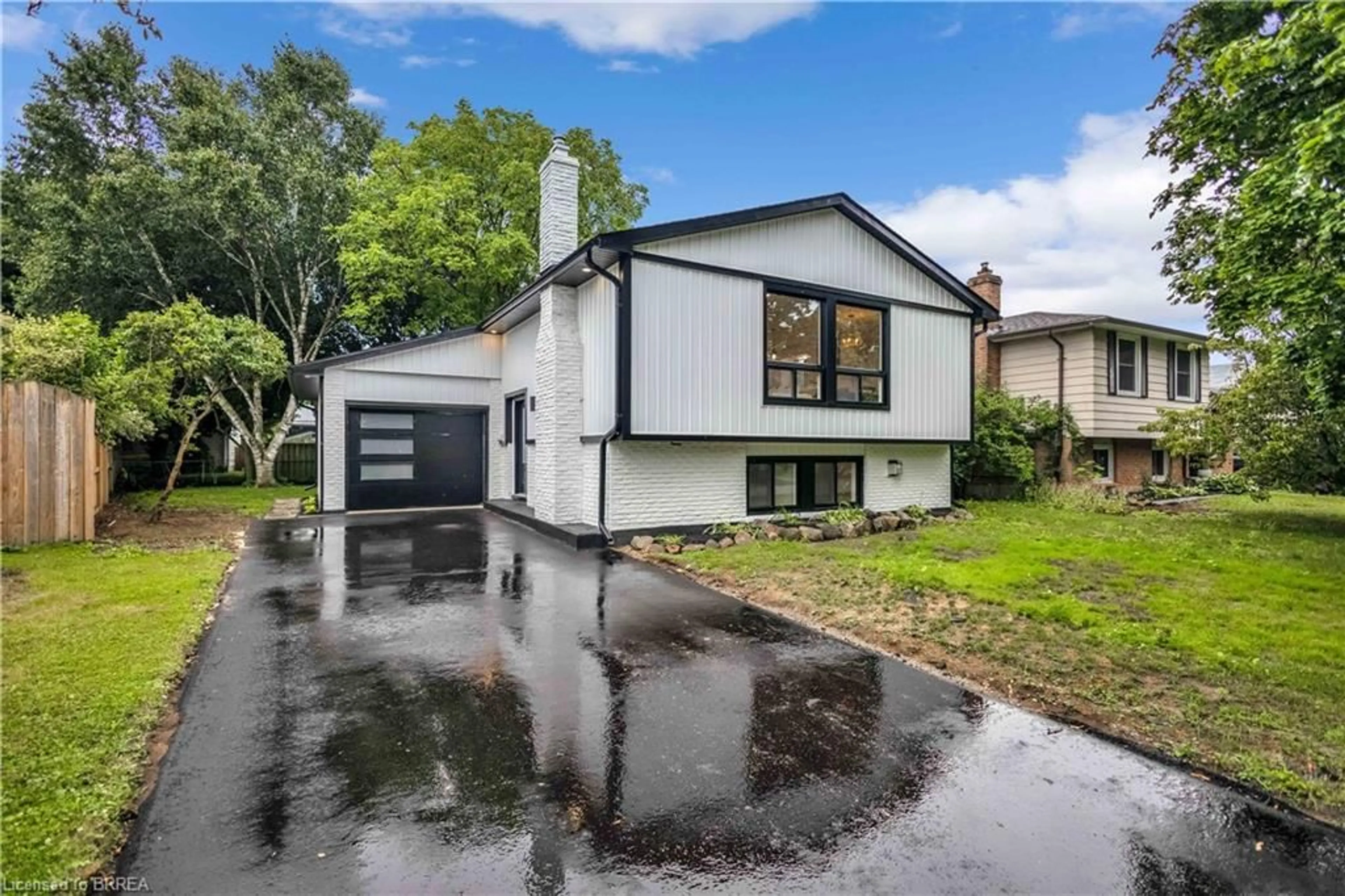 Home with vinyl exterior material, street for 28 Crestlynn Cres, Simcoe Ontario N3Y 4V8