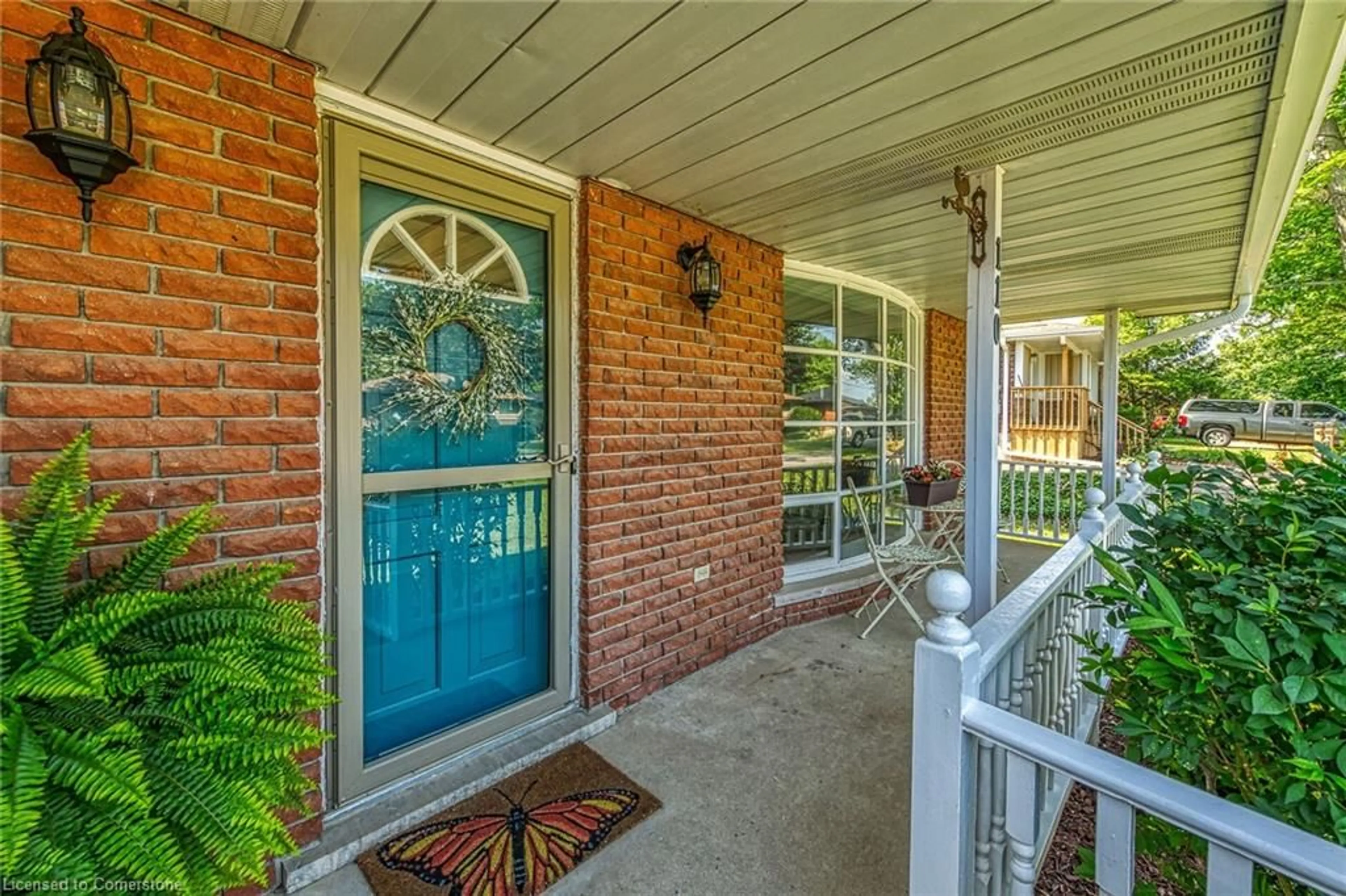 Indoor entryway for 110 Ayr St, Caledonia Ontario N3W 1E5