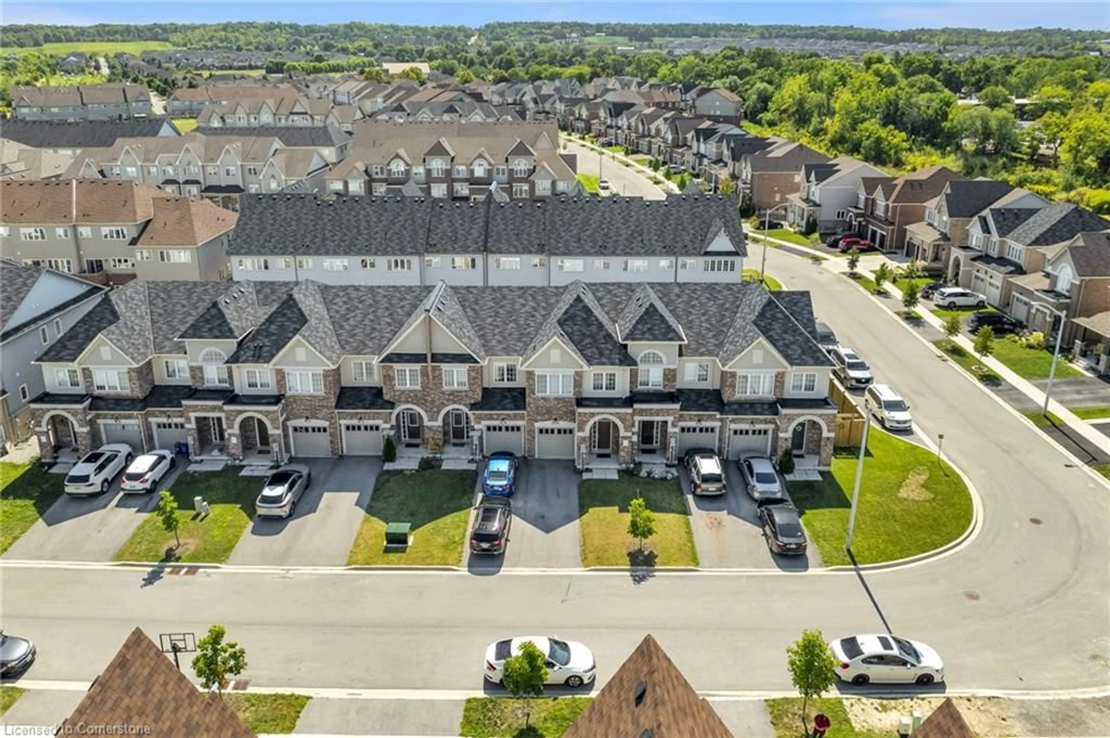 A pic from outside/outdoor area/front of a property/back of a property/a pic from drone, unknown for 4068 Fracchioni Dr, Beamsville Ontario L0R 1B4