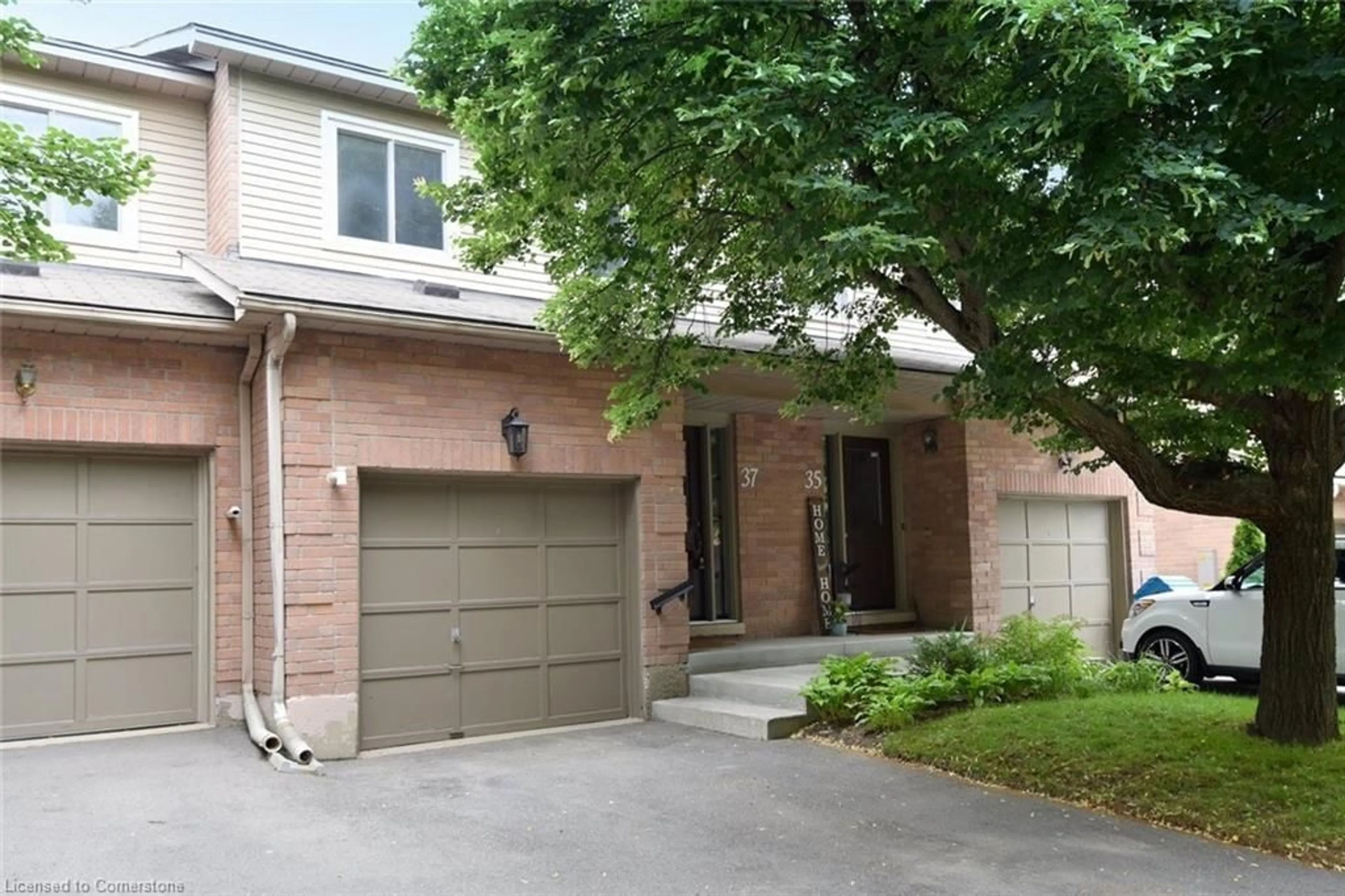 Home with brick exterior material, street for 26 Moss Blvd #37, Dundas Ontario L9H 6W7