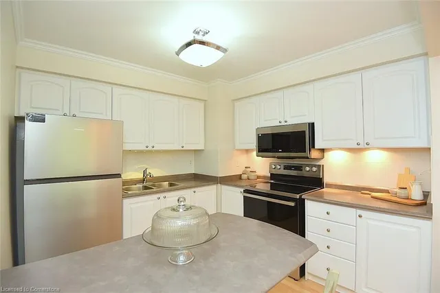 Additional image 20 of 26 Moss Blvd Unit 37