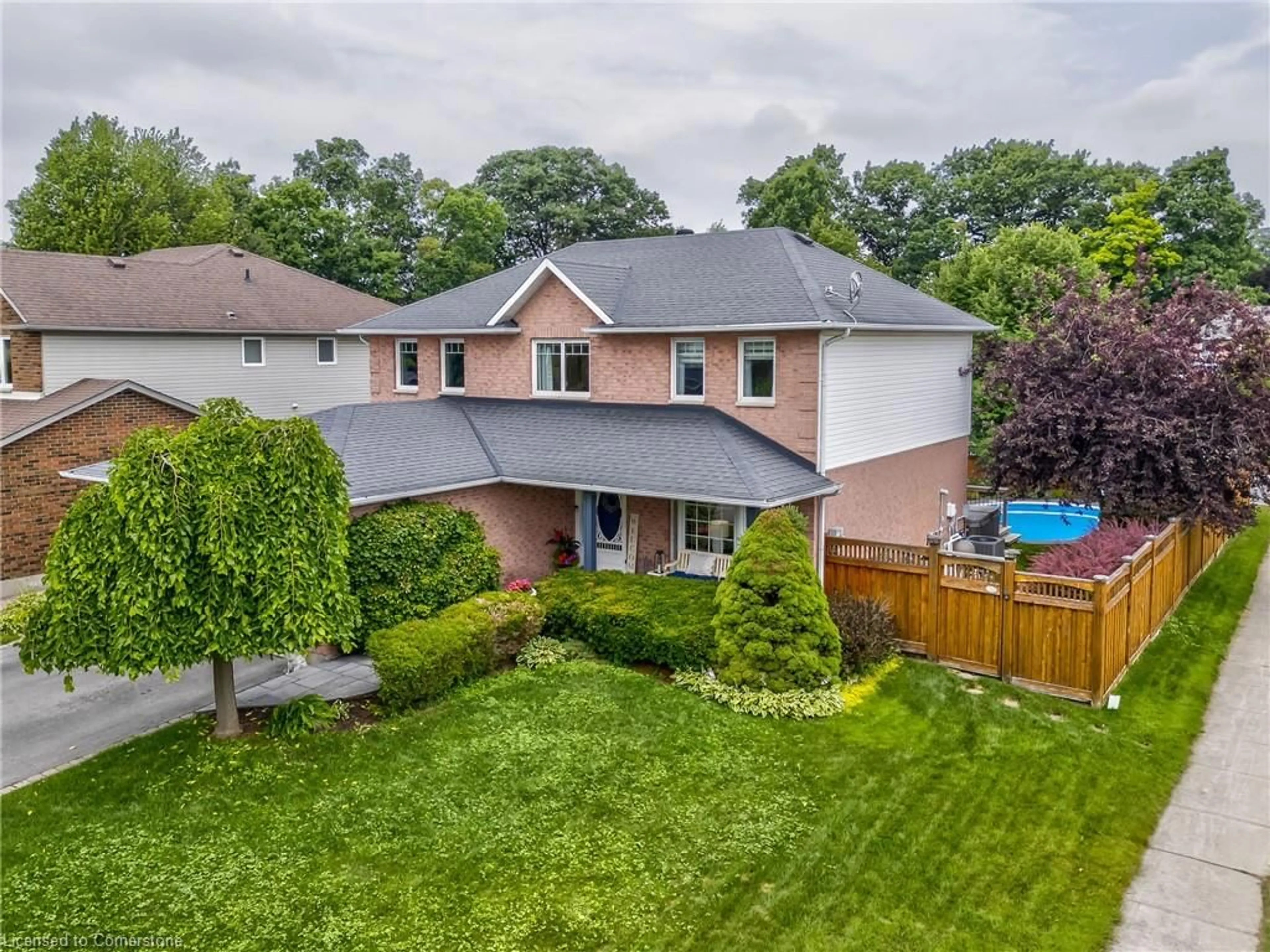A pic from outside/outdoor area/front of a property/back of a property/a pic from drone, unknown for 2037 Waterbridge Dr, Burlington Ontario L7M 4G6