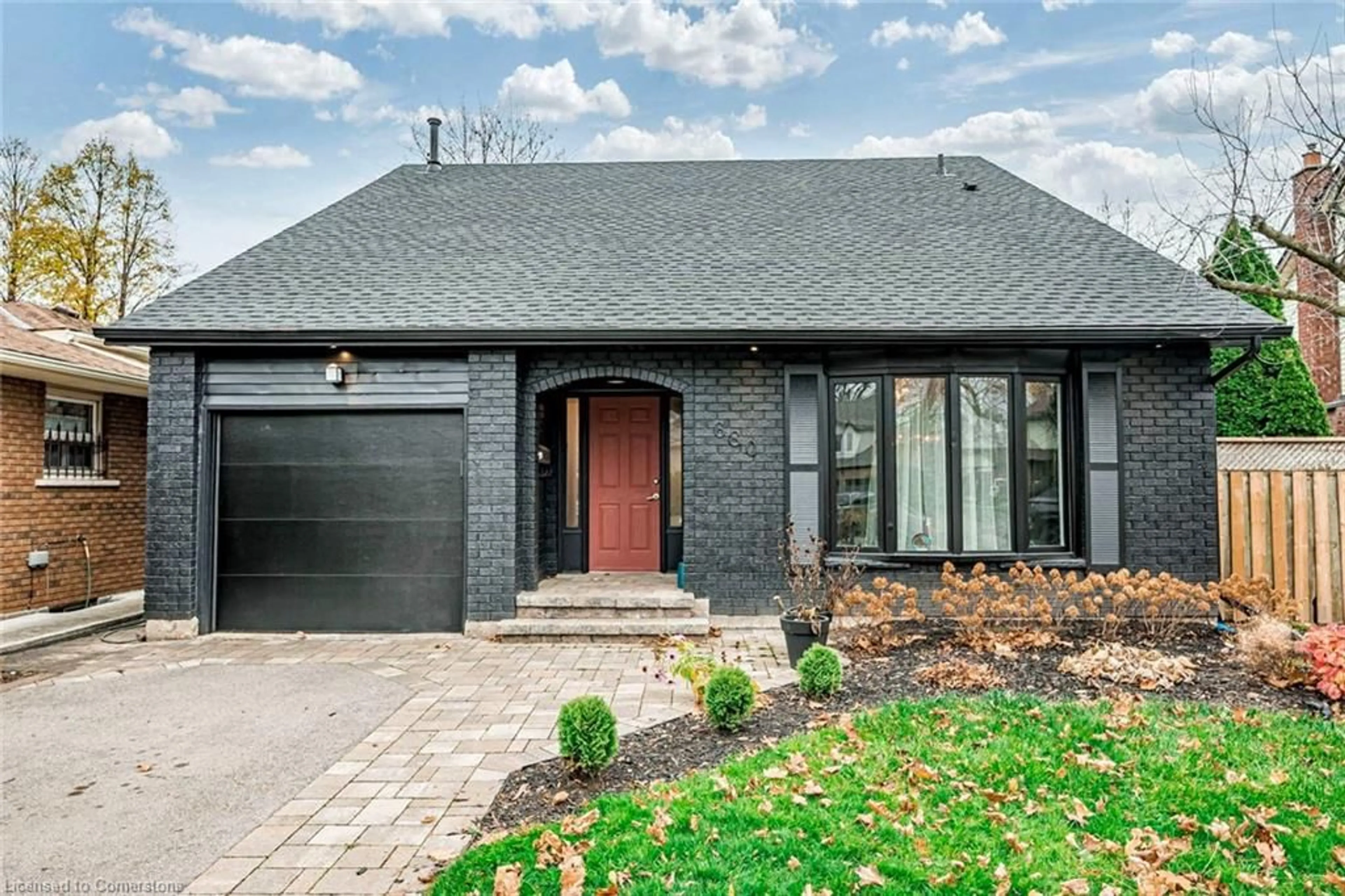 Home with brick exterior material, street for 680 Powell Crt, Burlington Ontario L7R 3E8