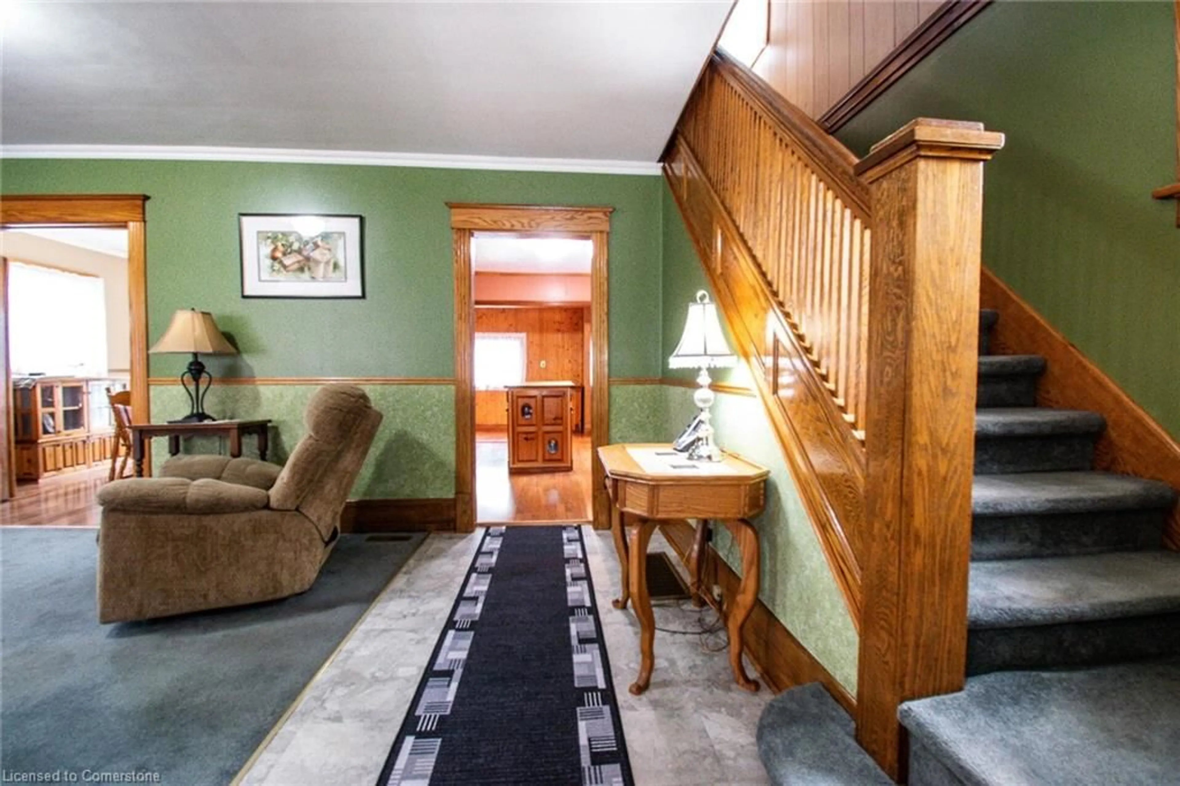 Indoor foyer for 111 John St, Dunnville Ontario N1A 2P6