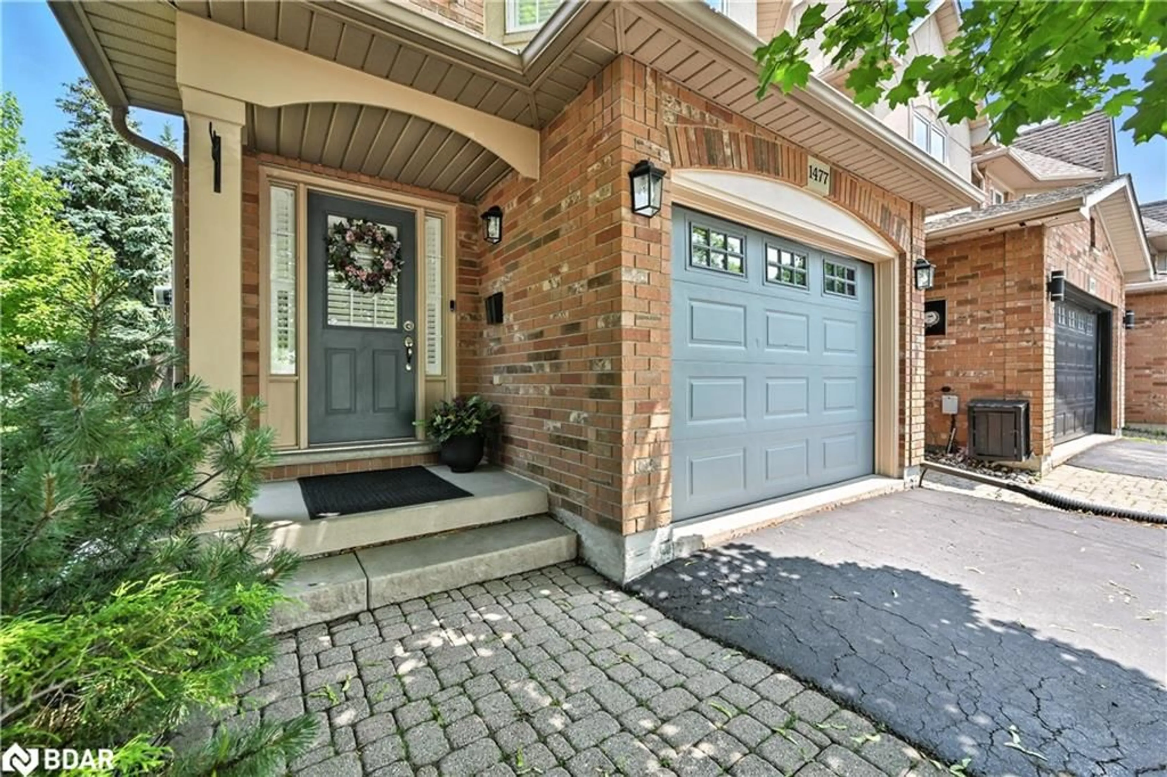 Home with brick exterior material, street for 1477 Headon Rd, Burlington Ontario L7M 4N1
