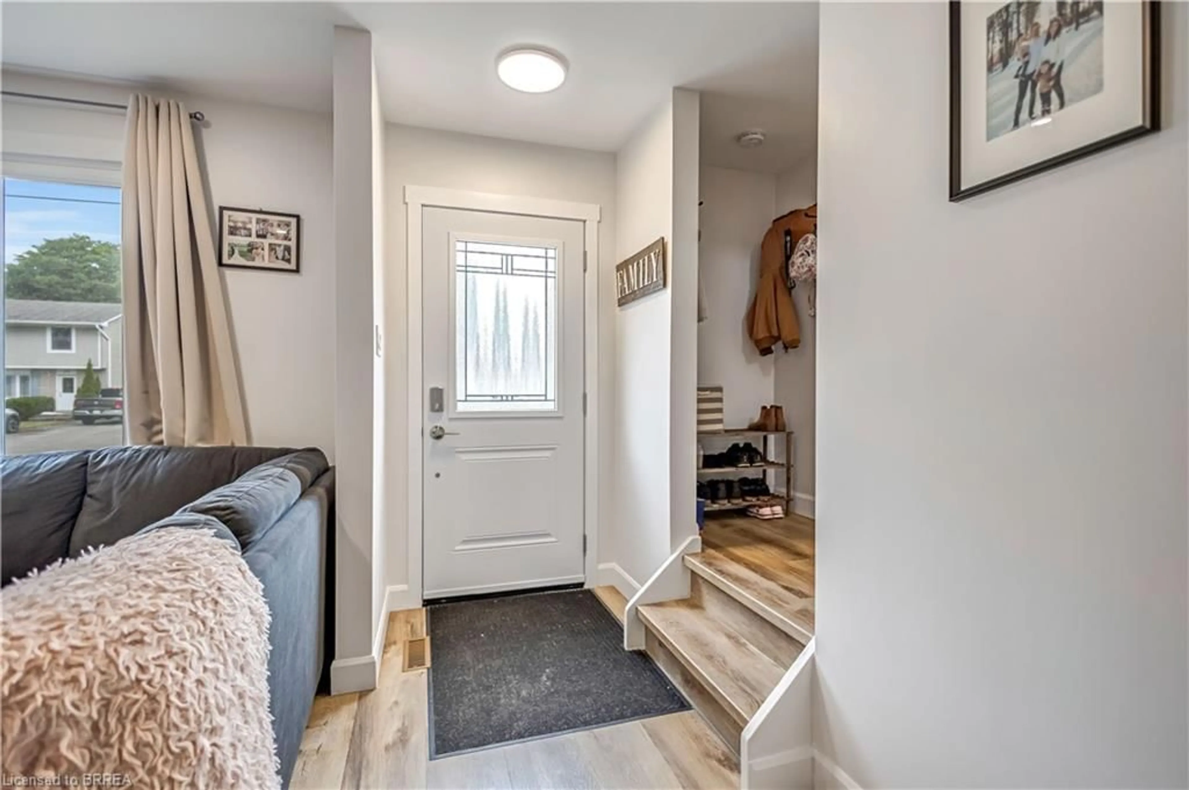 Indoor entryway for 31 Parkview Hts, Aylmer Ontario N5H 2J9