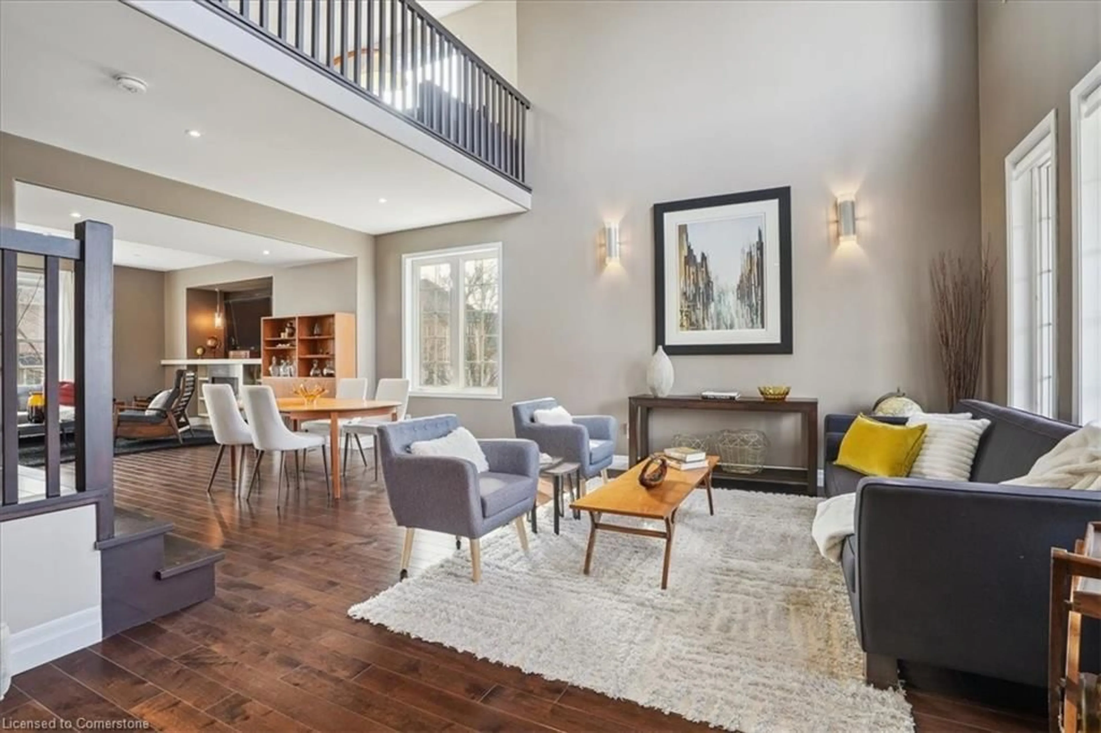 Living room with furniture, unknown for 5956 Chercover Crt, Burlington Ontario L7L 6T2