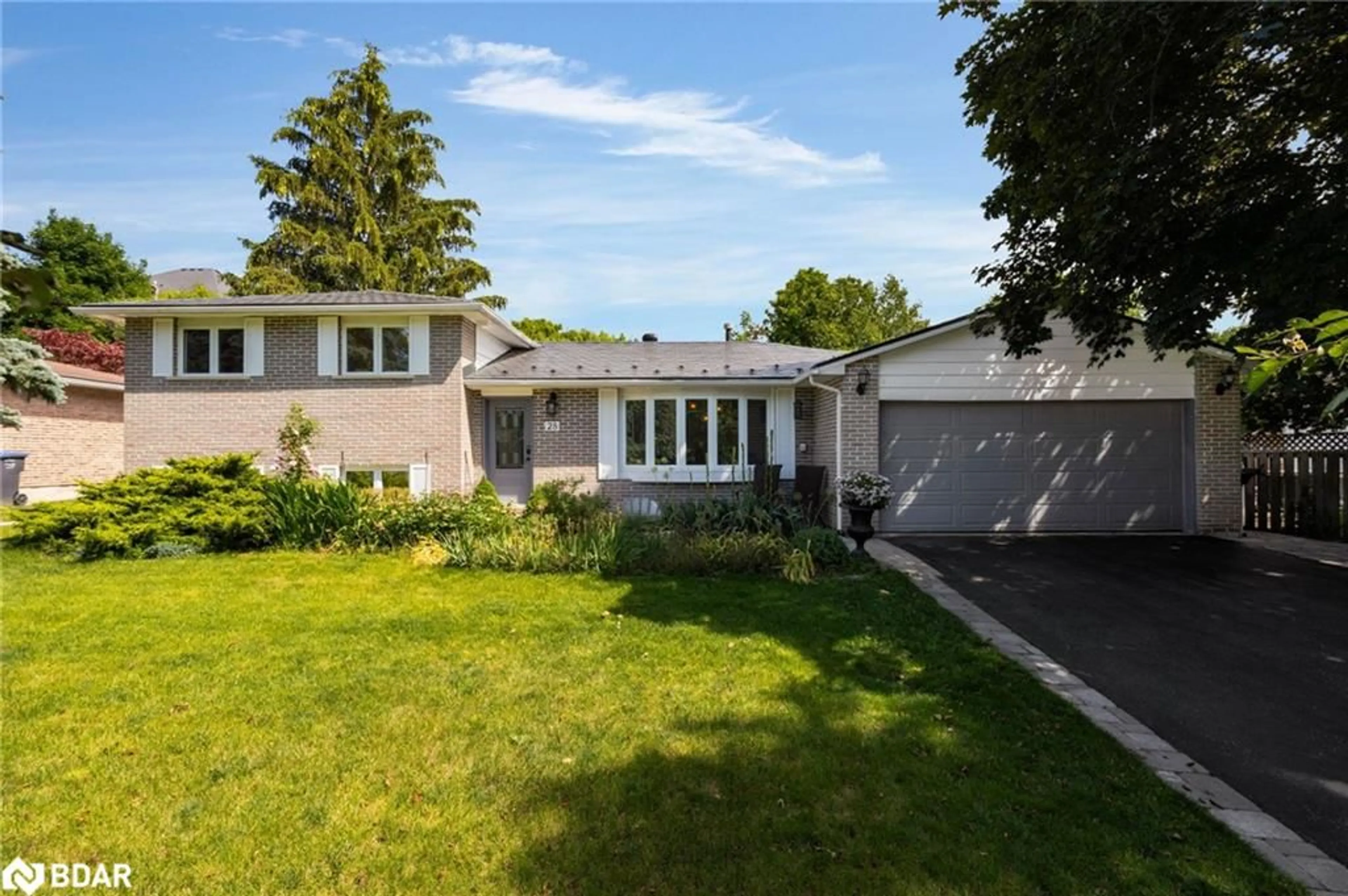 Unknown for 28 Larry St, Caledon Ontario L7C 1K8