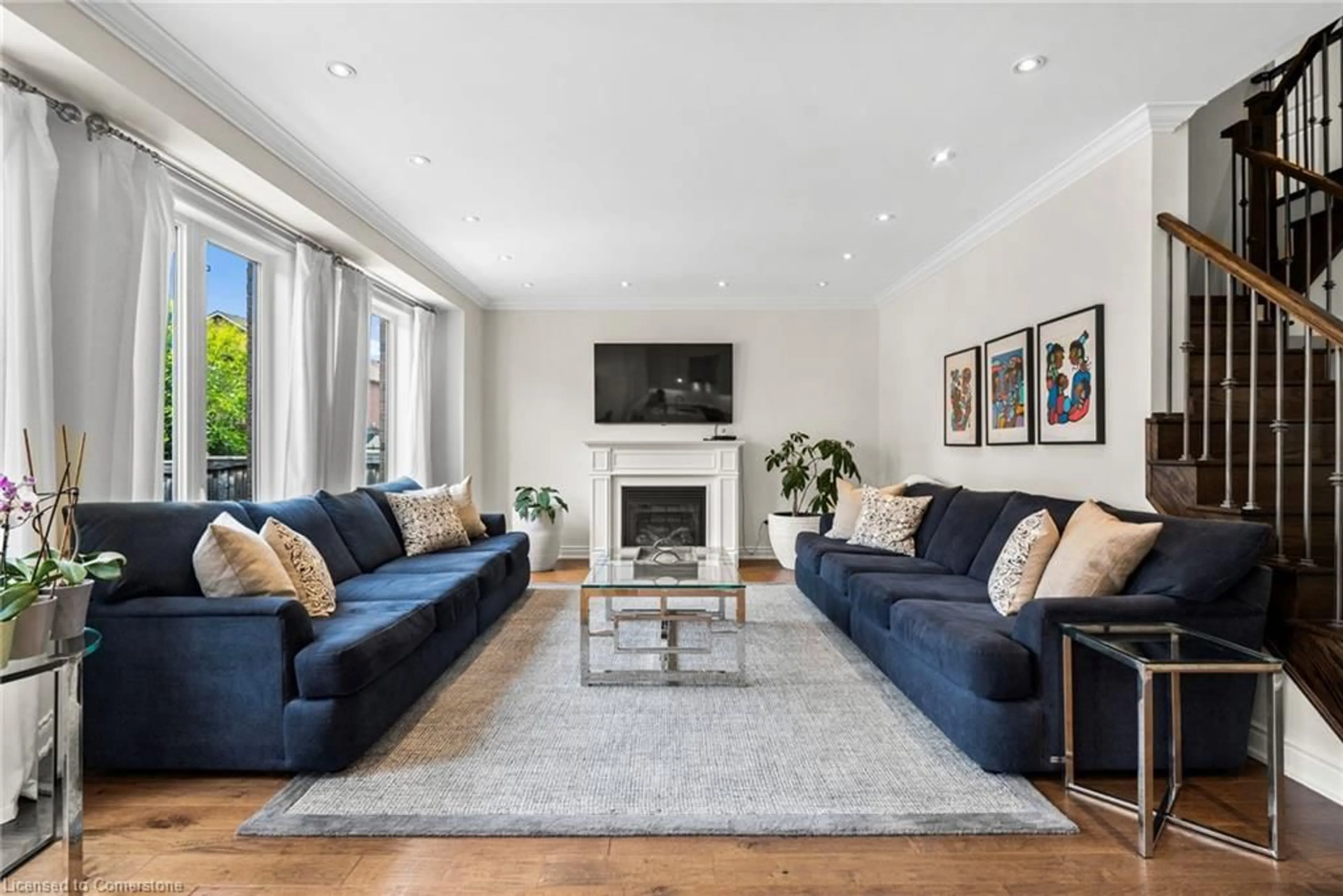 Living room with furniture, unknown for 3243 Larry Cres, Oakville Ontario L6M 0S8