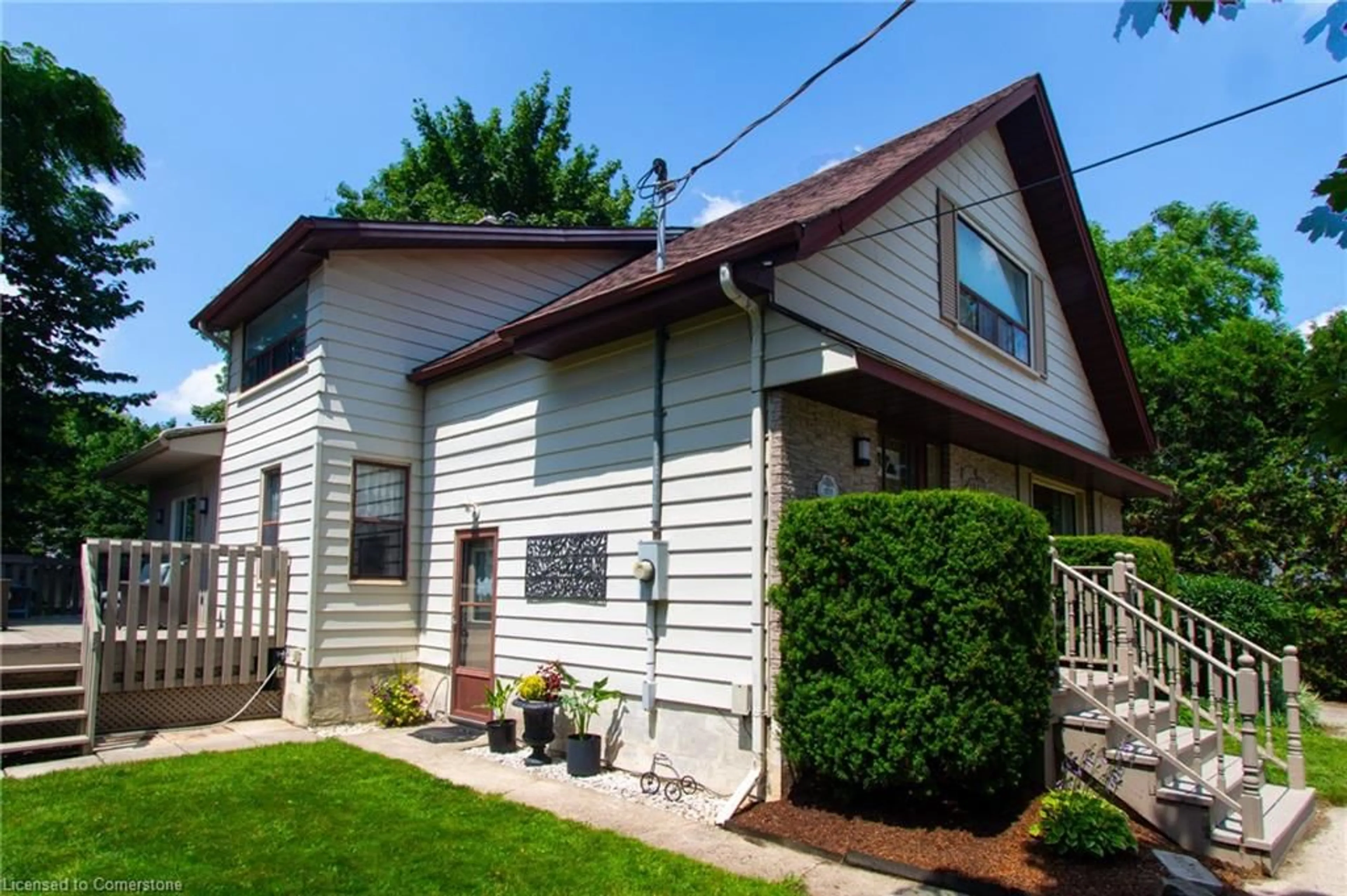 Home with vinyl exterior material, street for 1277 King St, St. Jacobs Ontario N0B 2N0