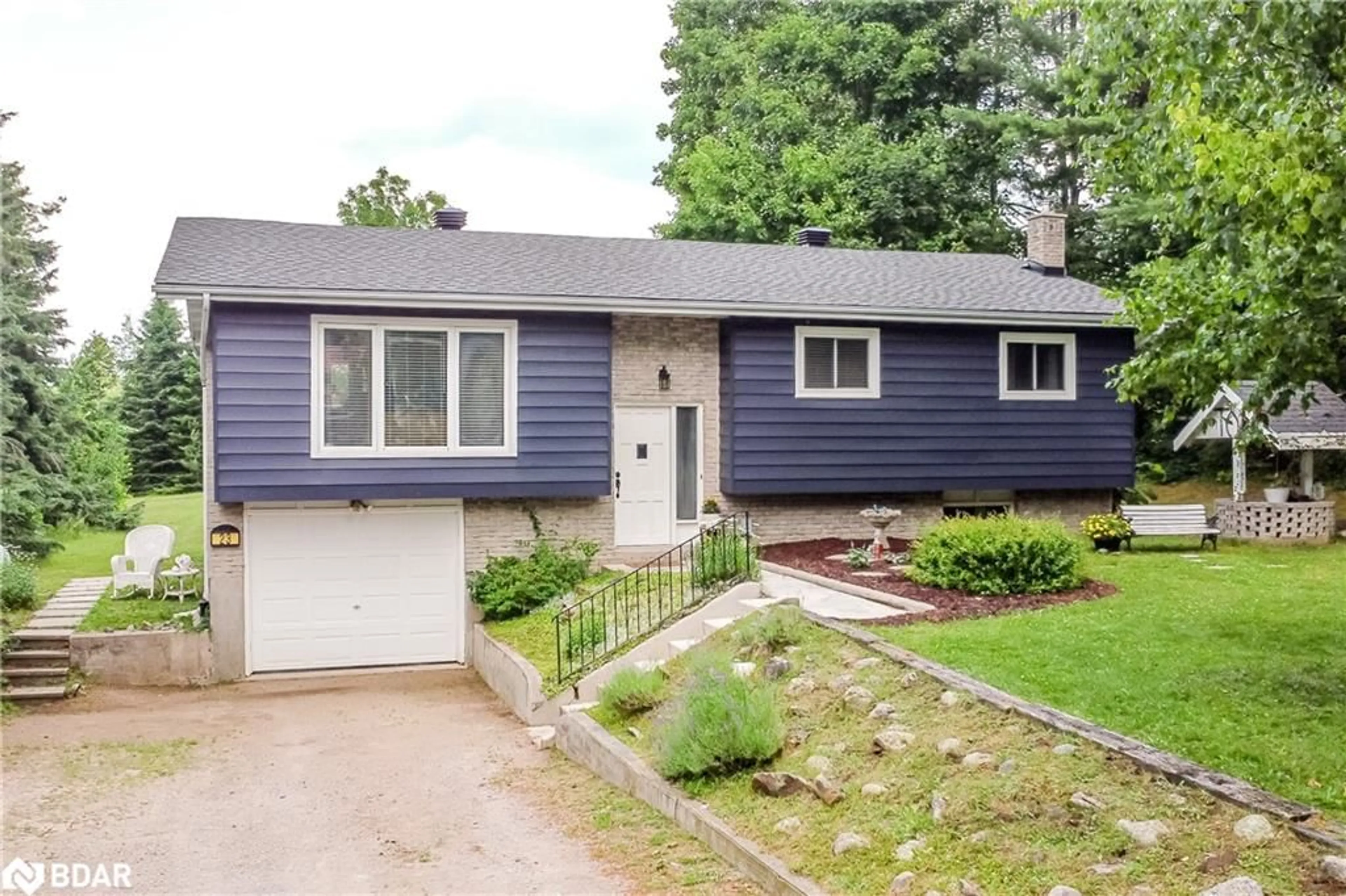 Home with vinyl exterior material, street for 23 Conder Dr, Oro-Medonte Ontario L0K 1E0