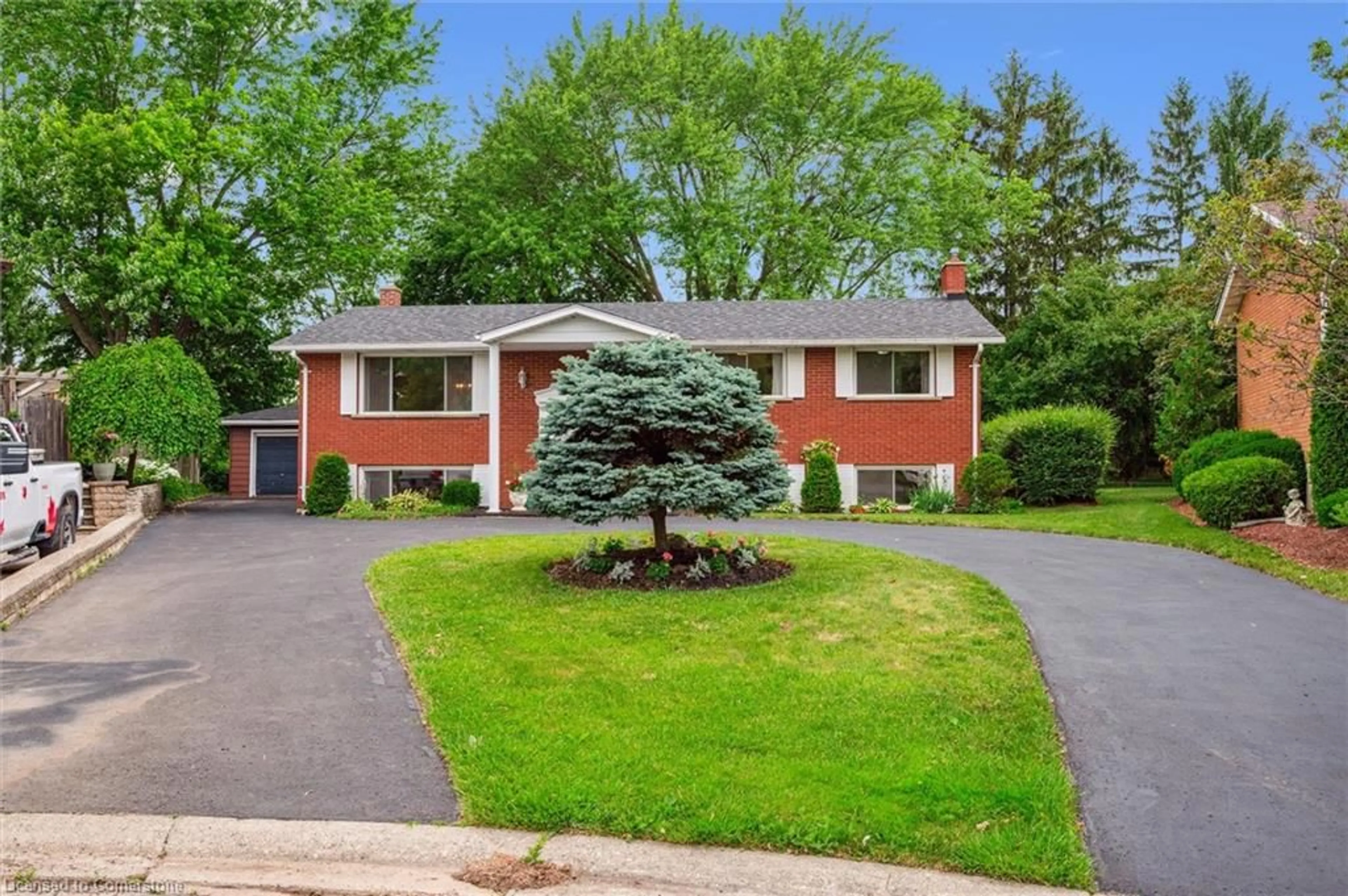 Home with brick exterior material, street for 553 Glendene Cres, Waterloo Ontario N2L 4P3