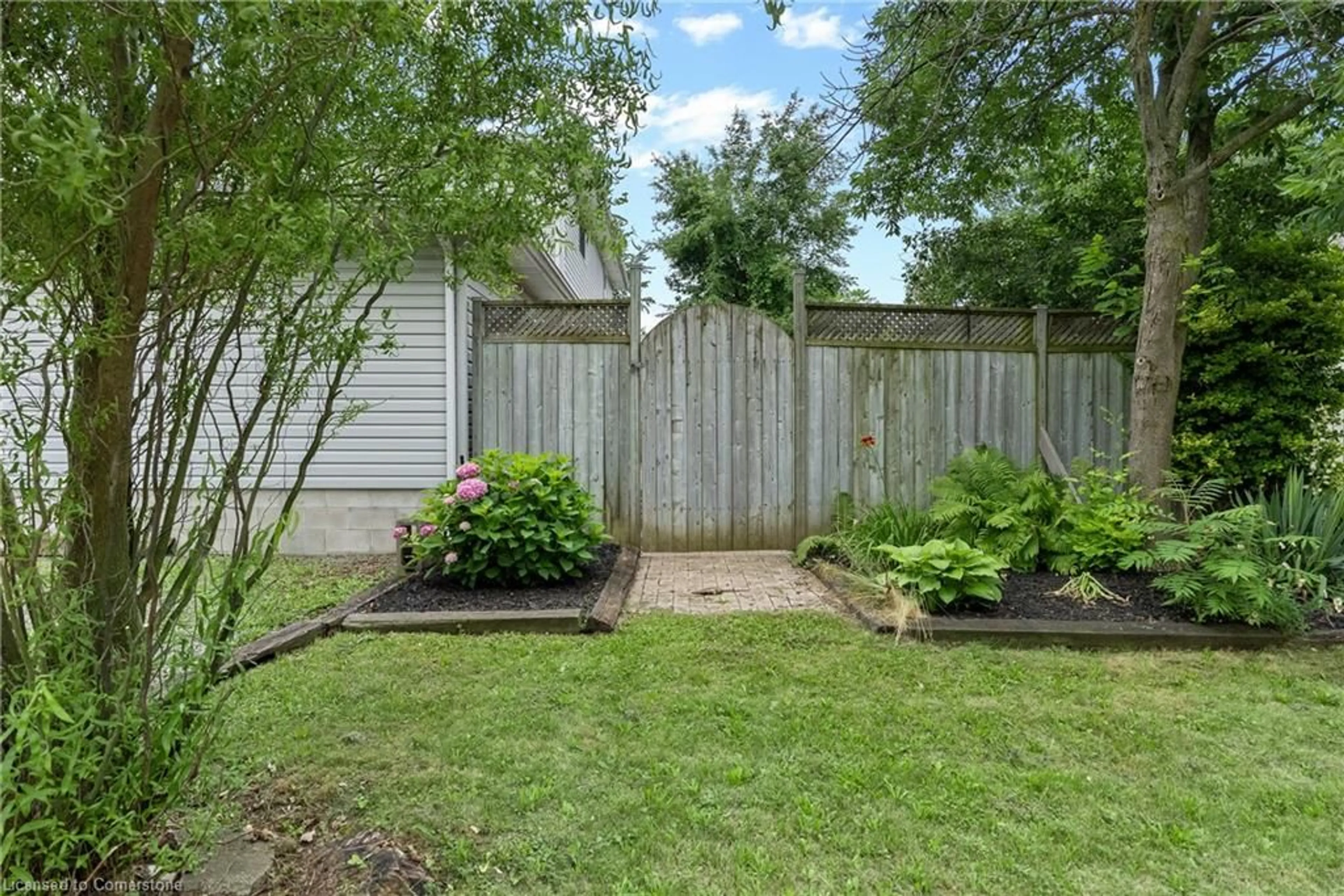 Patio, unknown for 7161 Ailanthus Ave, Niagara Falls Ontario L2G 3W5