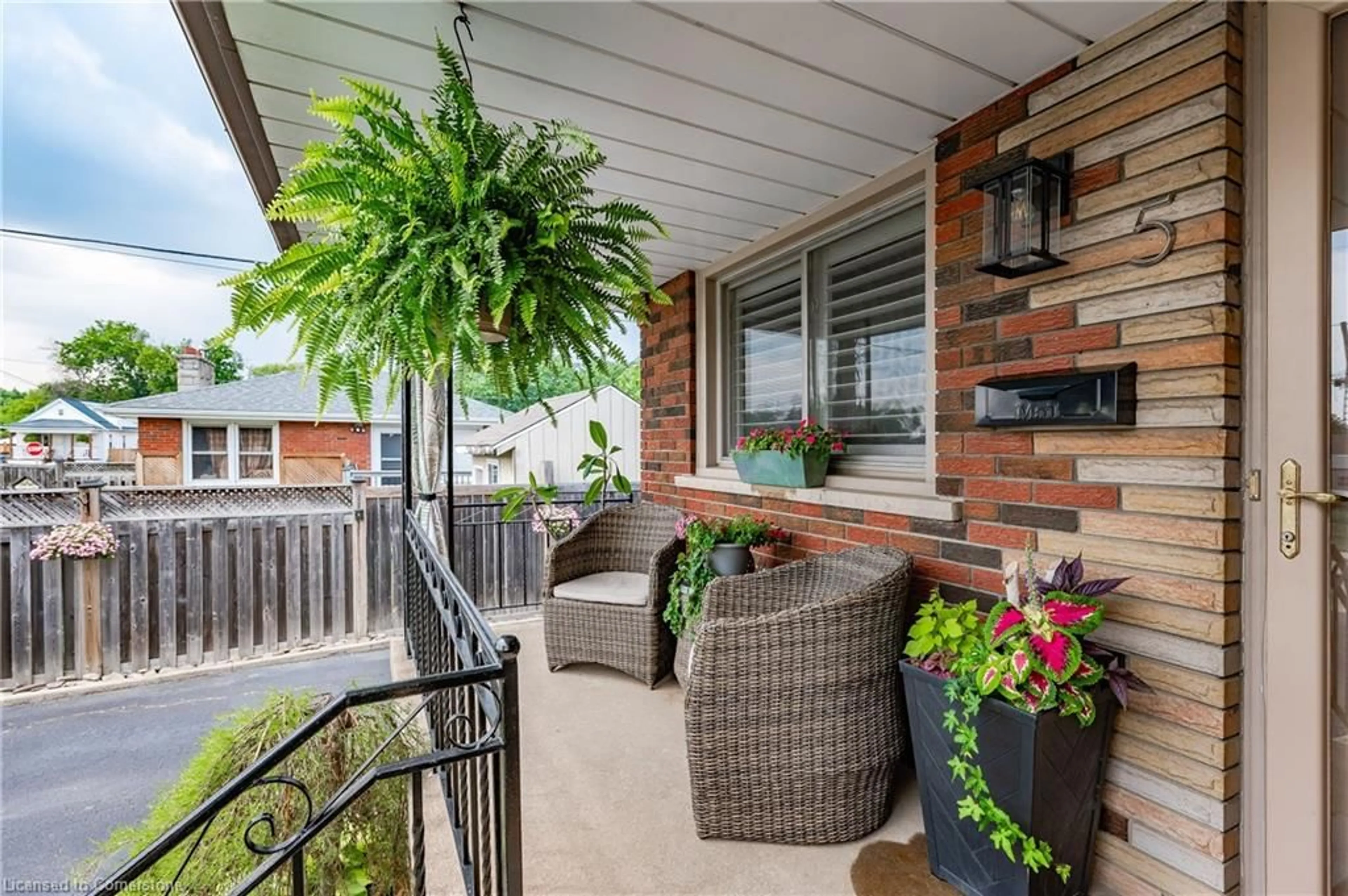 Patio, street for 5 Embury Crt, Hamilton Ontario L8H 3E9