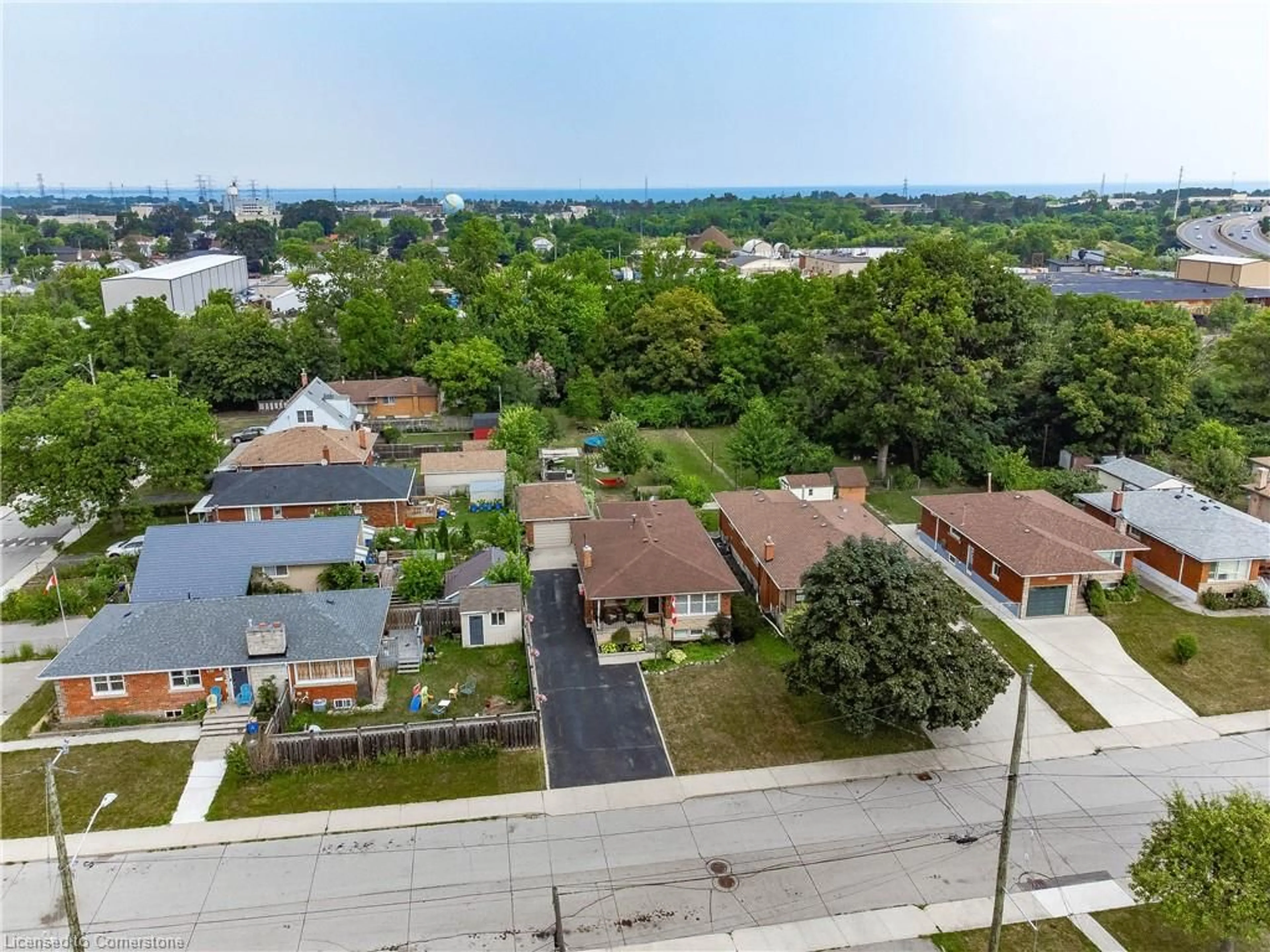 A pic from outside/outdoor area/front of a property/back of a property/a pic from drone, street for 5 Embury Crt, Hamilton Ontario L8H 3E9