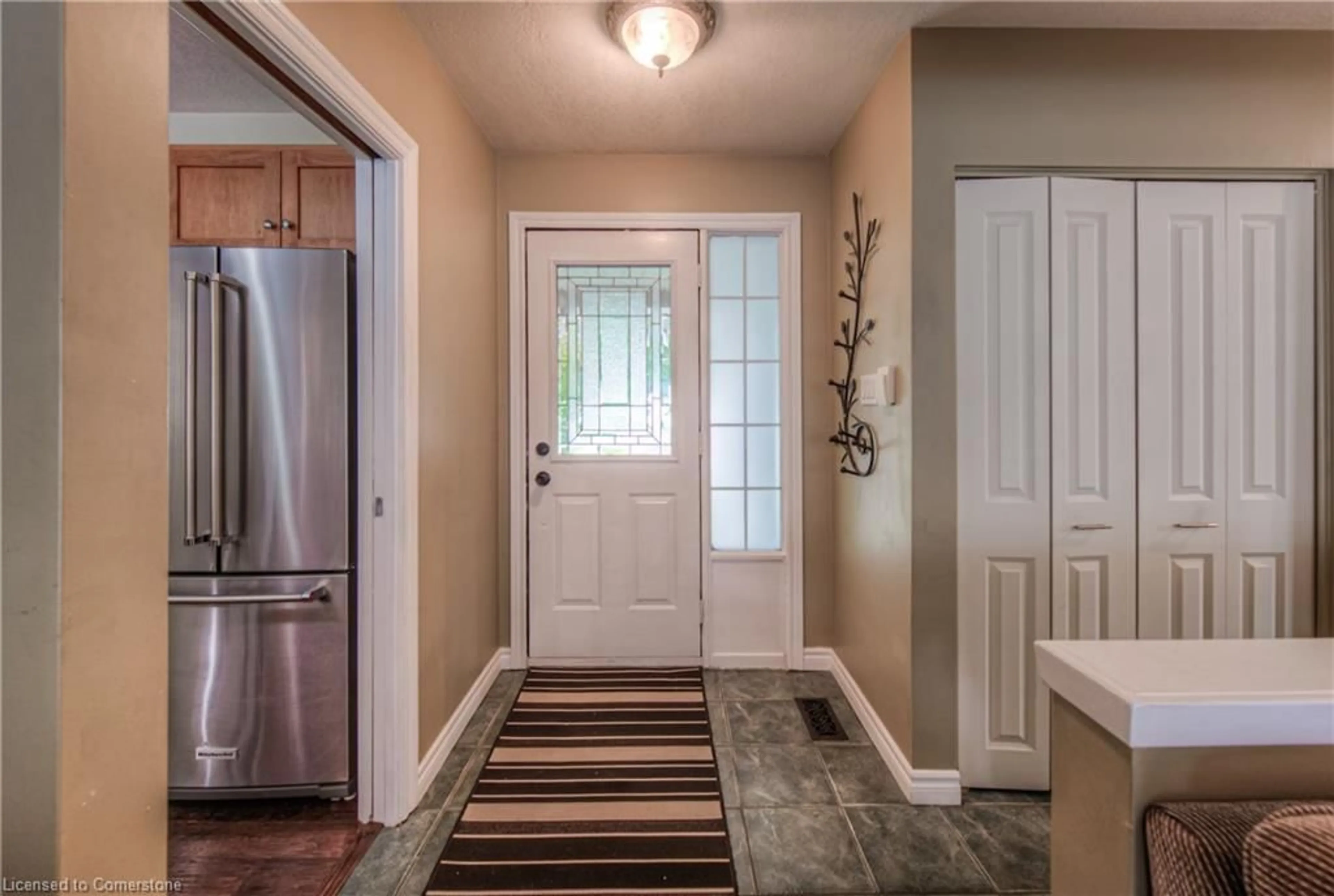 Indoor entryway for 134 Cyprus Dr, Kitchener Ontario N2M 4R5