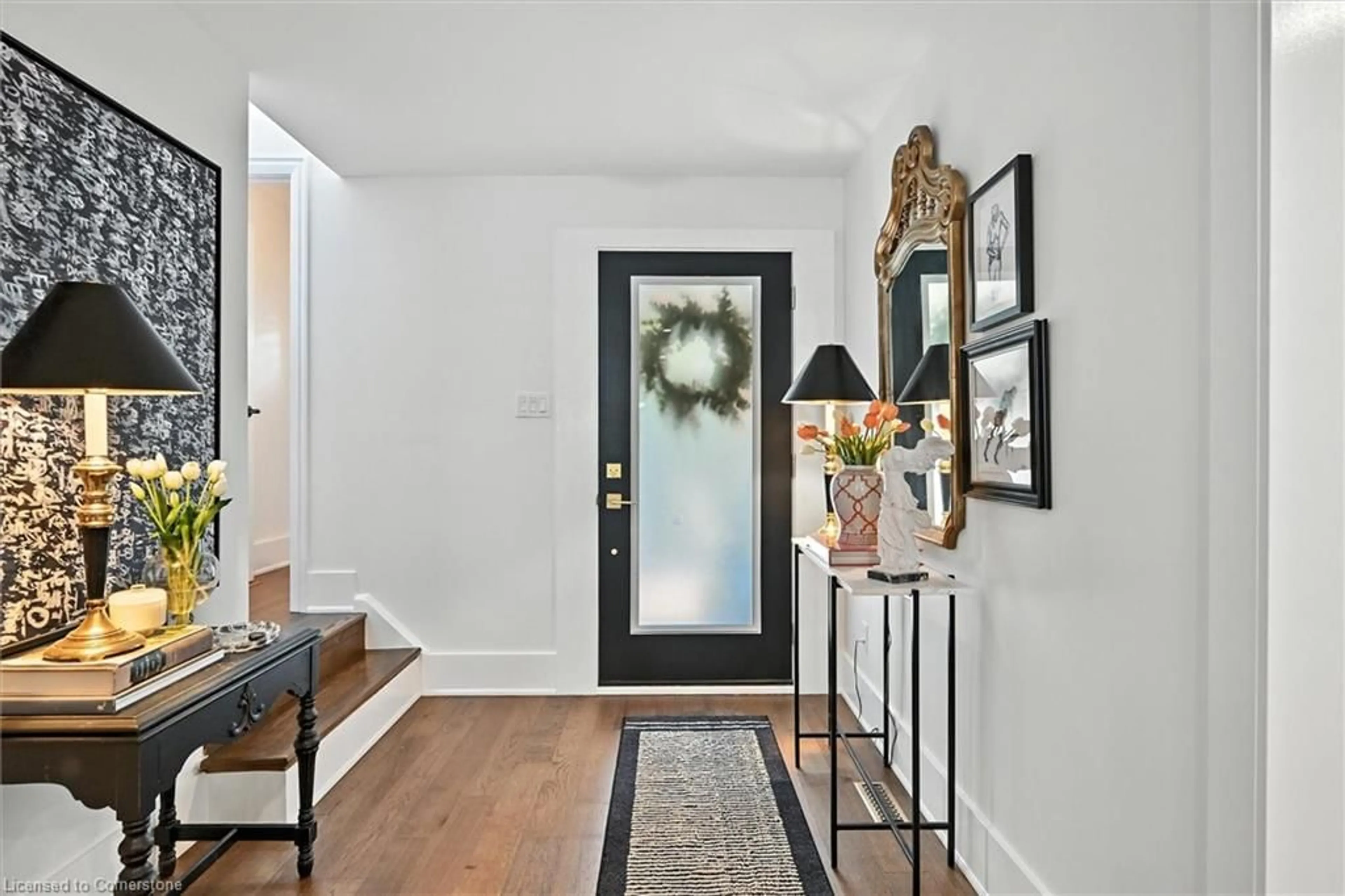 Indoor entryway for 445 Woodview Rd #3, Burlington Ontario L7N 2Z9