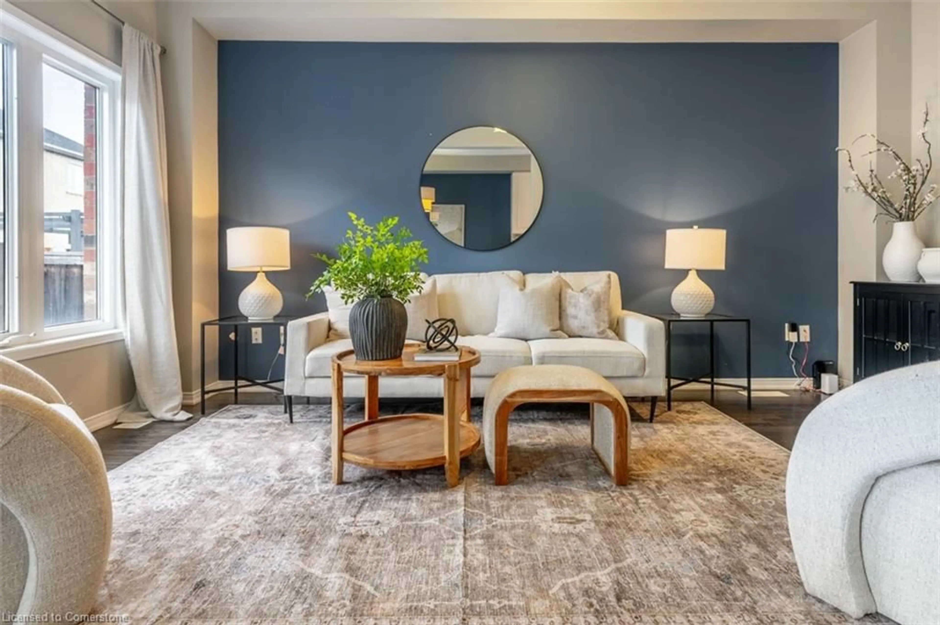 Living room with furniture, unknown for 4683 Kurtz Rd, Burlington Ontario L7M 0G1
