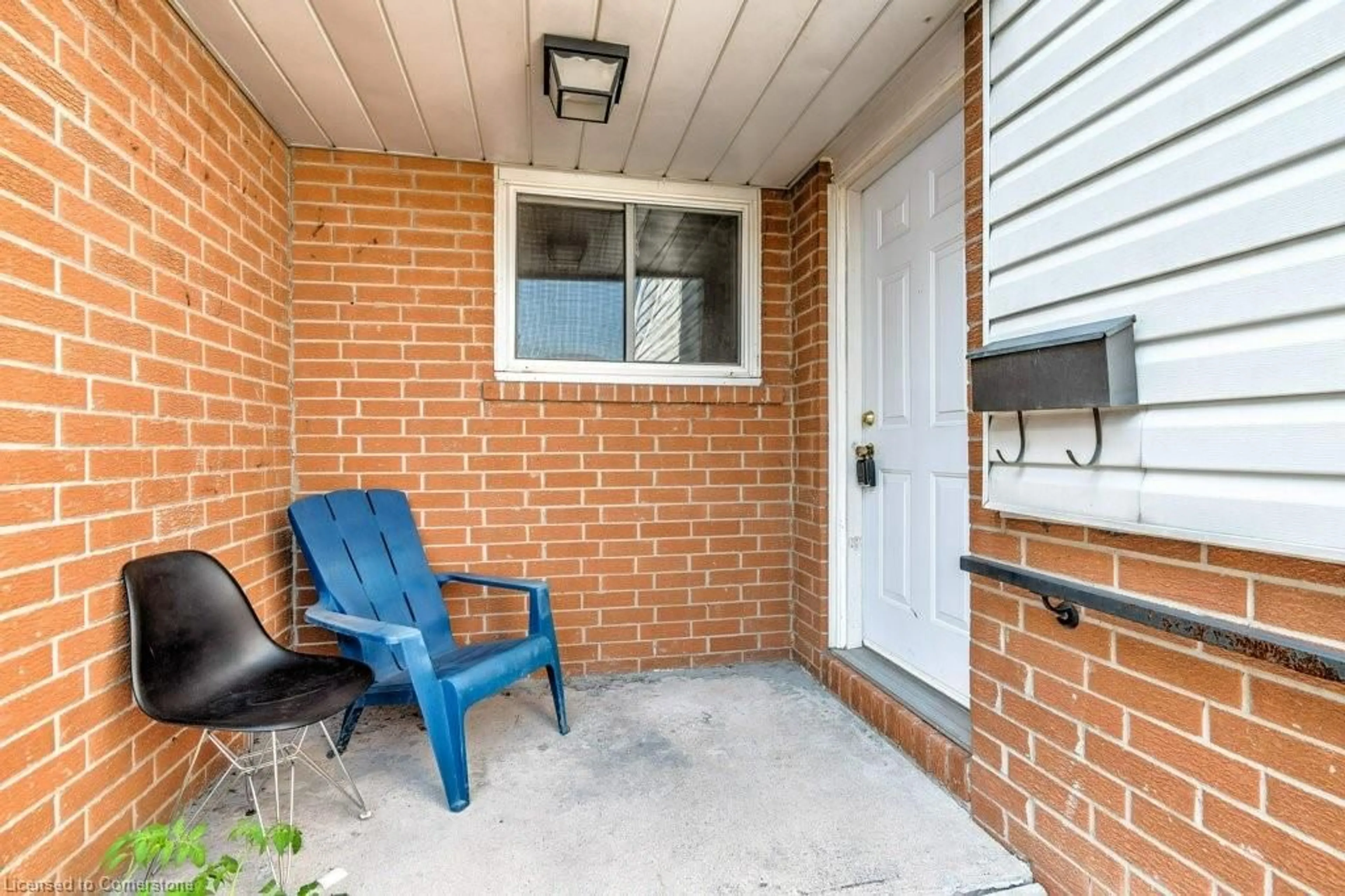 Patio, street for 910 Limeridge Rd #13, Hamilton Ontario L8W 1N9