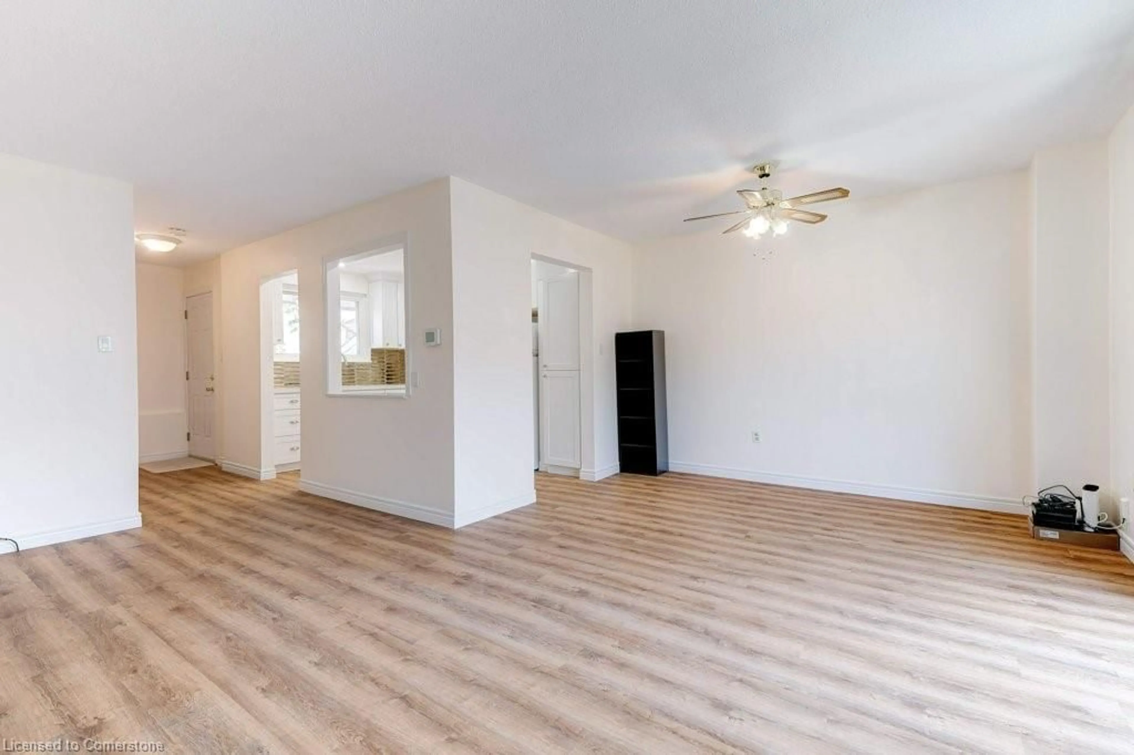 A pic of a room for 910 Limeridge Rd #13, Hamilton Ontario L8W 1N9