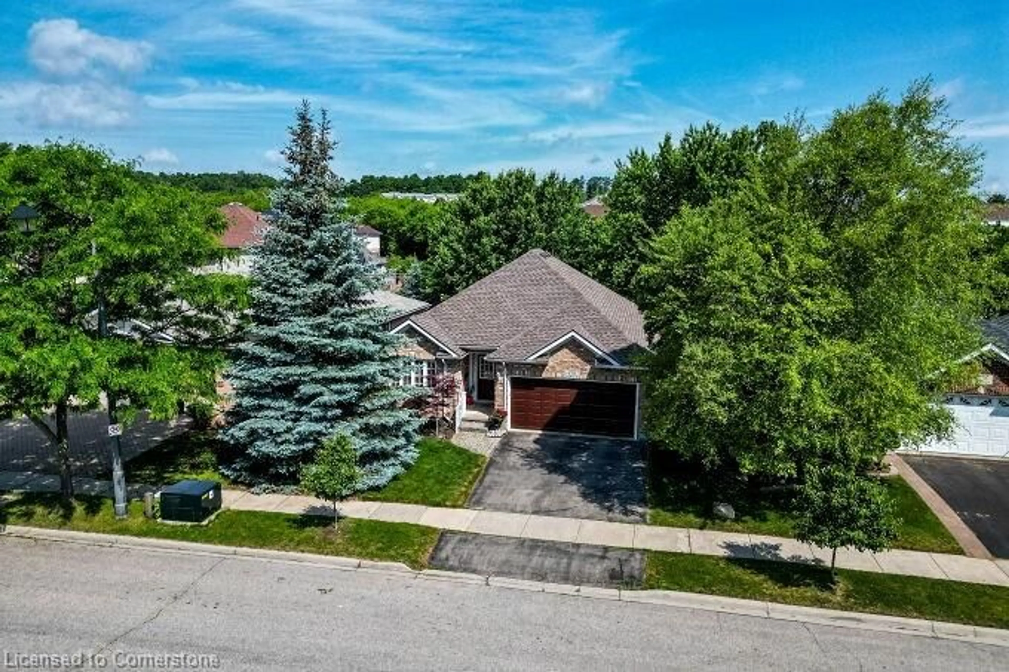 A pic from outside/outdoor area/front of a property/back of a property/a pic from drone, street for 678 Salzburg Dr, Waterloo Ontario N2V 2N8