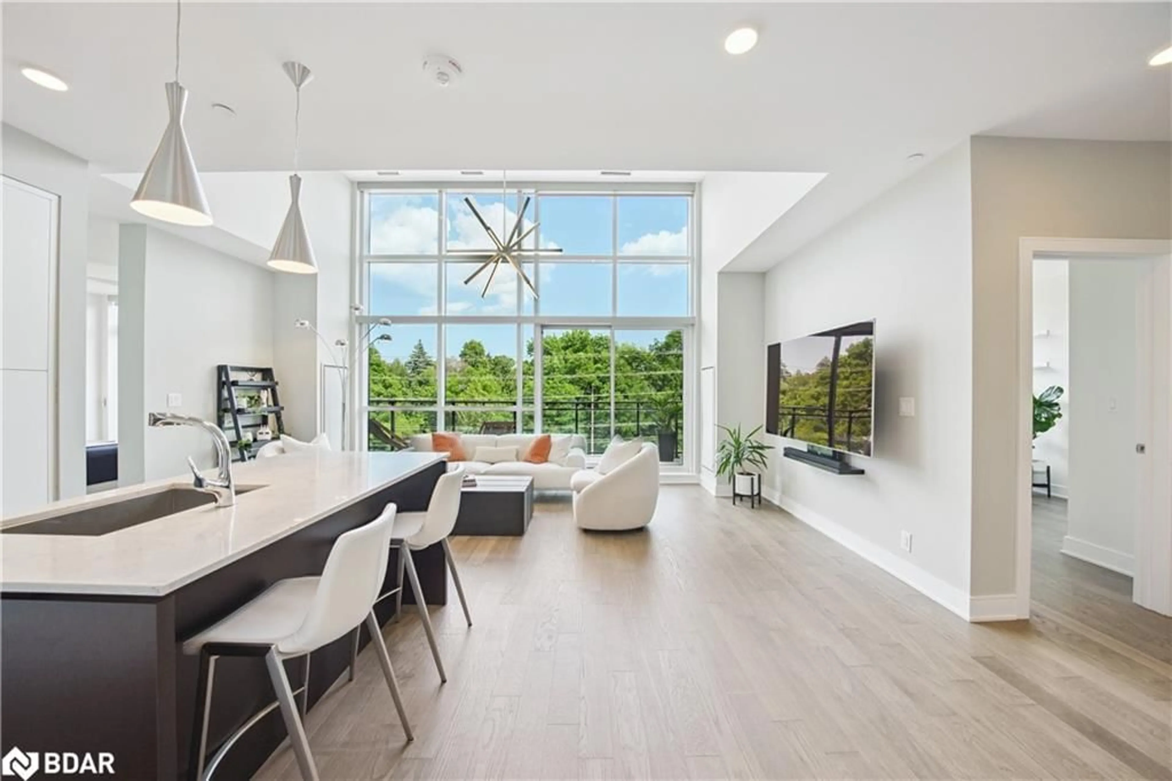 Unknown for 1575 Lakeshore Road West #450, Mississauga Ontario L5J 0B1