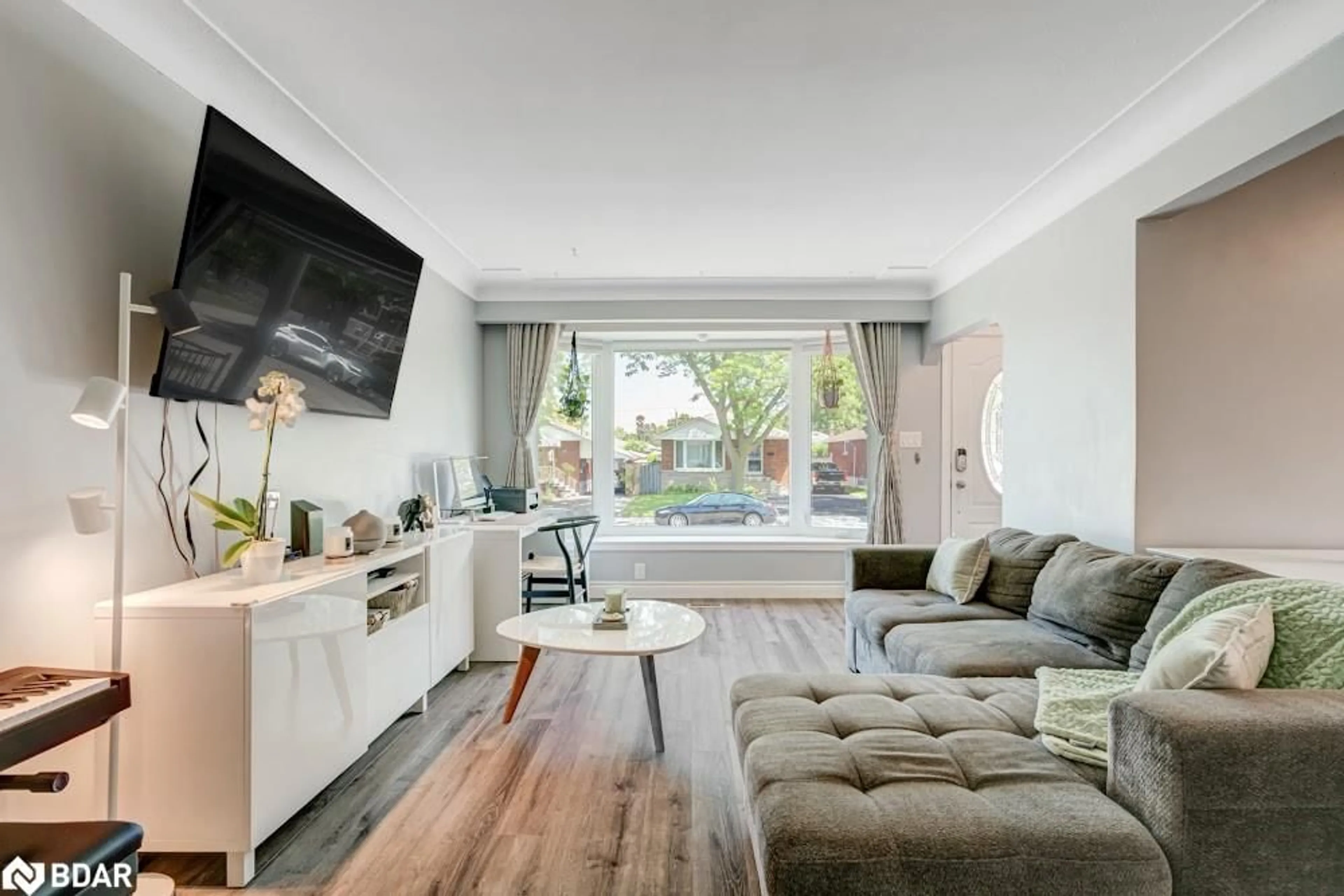 Living room with furniture, unknown for 42 Terrace Dr, Hamilton Ontario L9A 2Y6