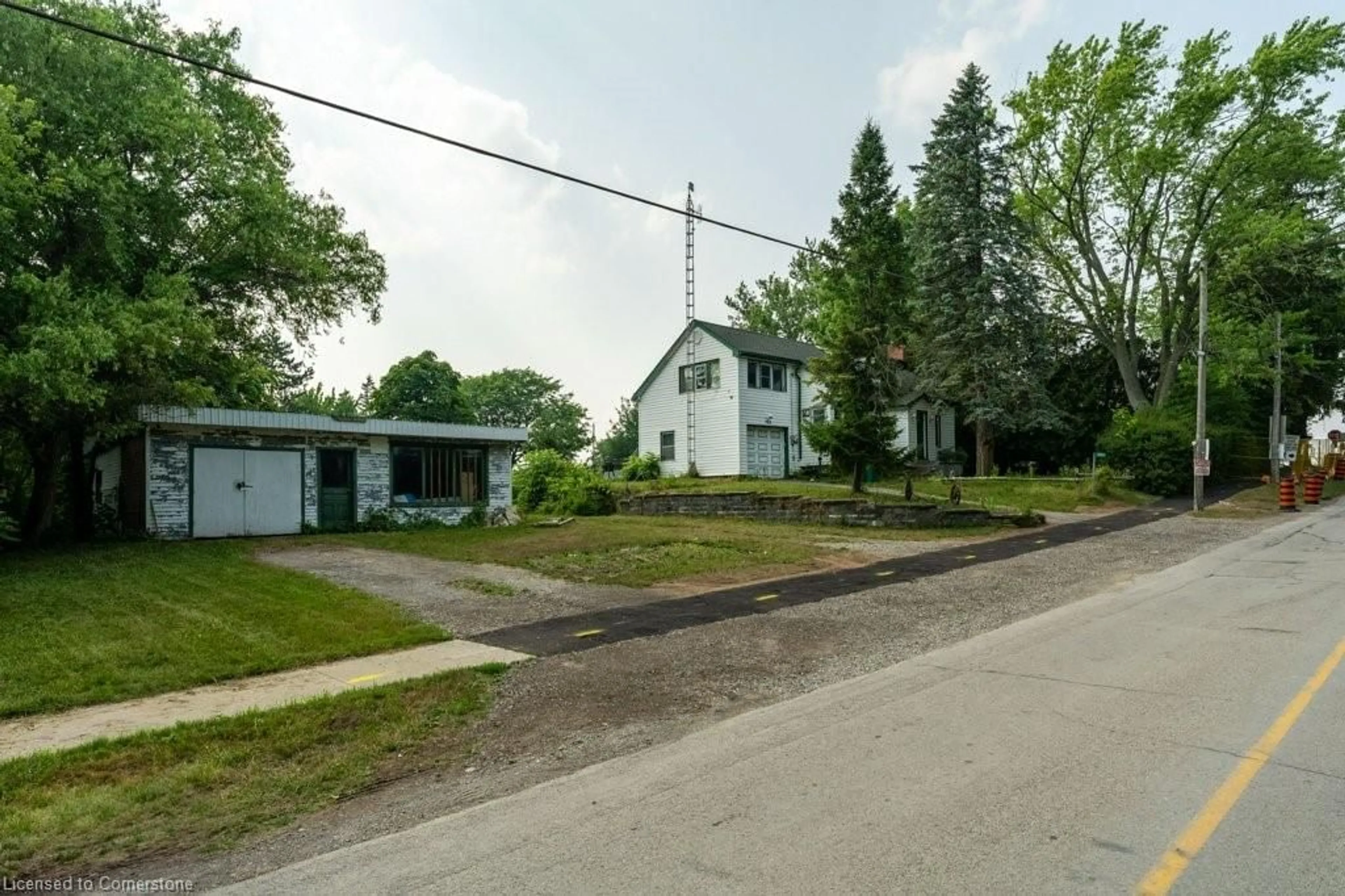 A pic from outside/outdoor area/front of a property/back of a property/a pic from drone, street for 2490 St Anns Rd, St. Anns Ontario L0R 1Y0